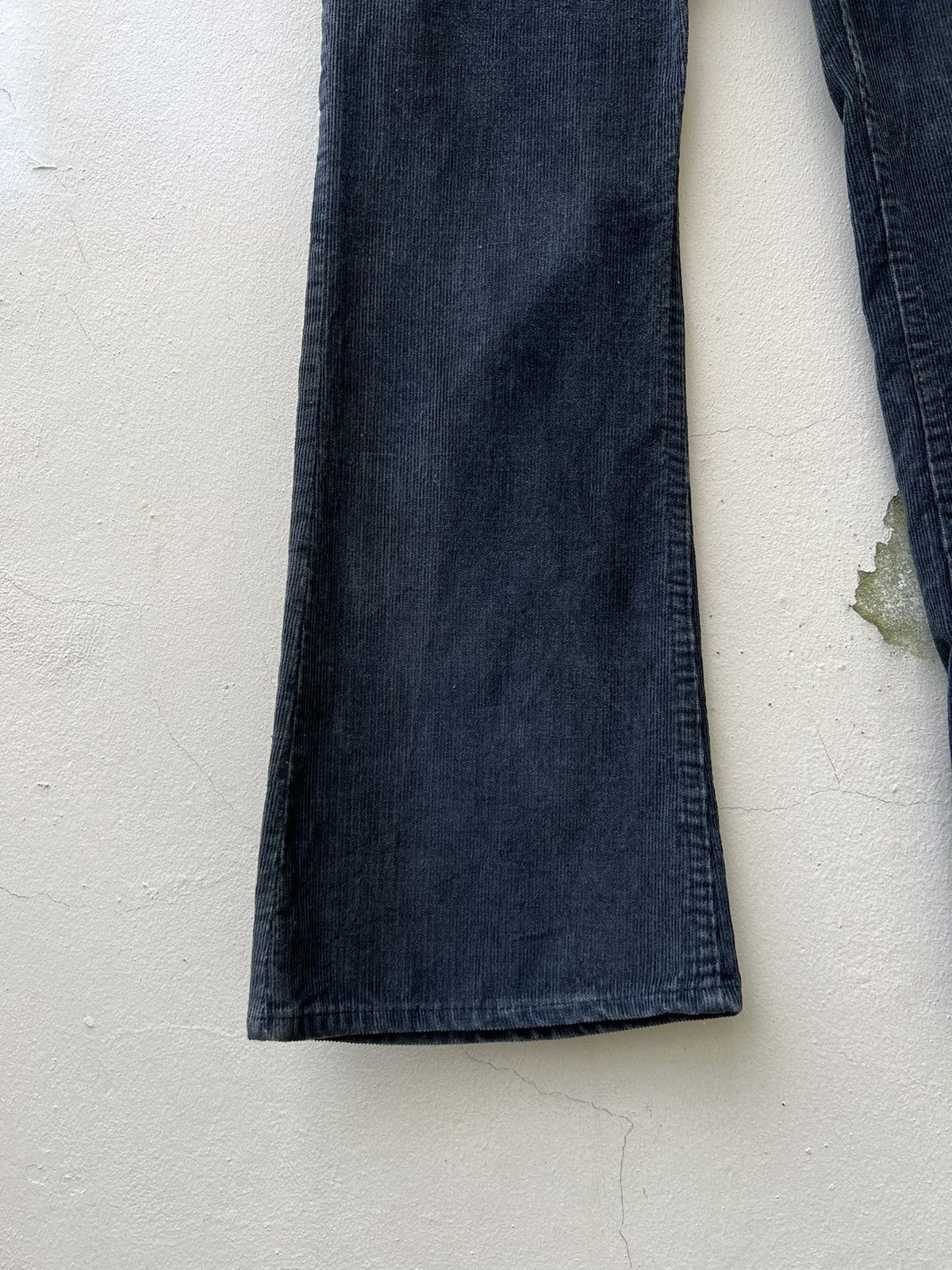Levi's VTG 70s Levi’s 646 Talon 42 Zip Fade Black Flare Corduroy Size US 31 - 10 Thumbnail
