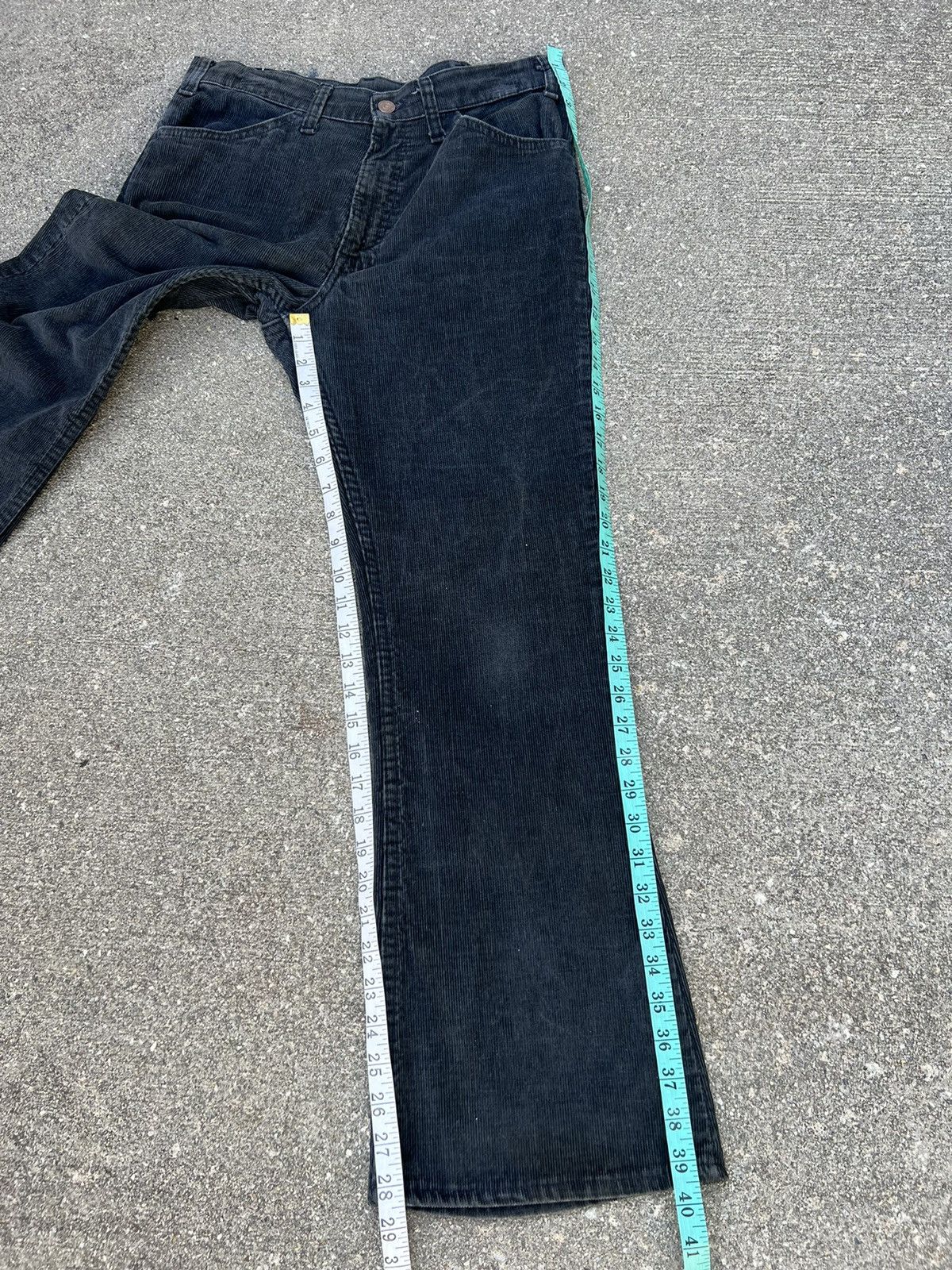 Levi's VTG 70s Levi’s 646 Talon 42 Zip Fade Black Flare Corduroy Size US 31 - 4 Thumbnail