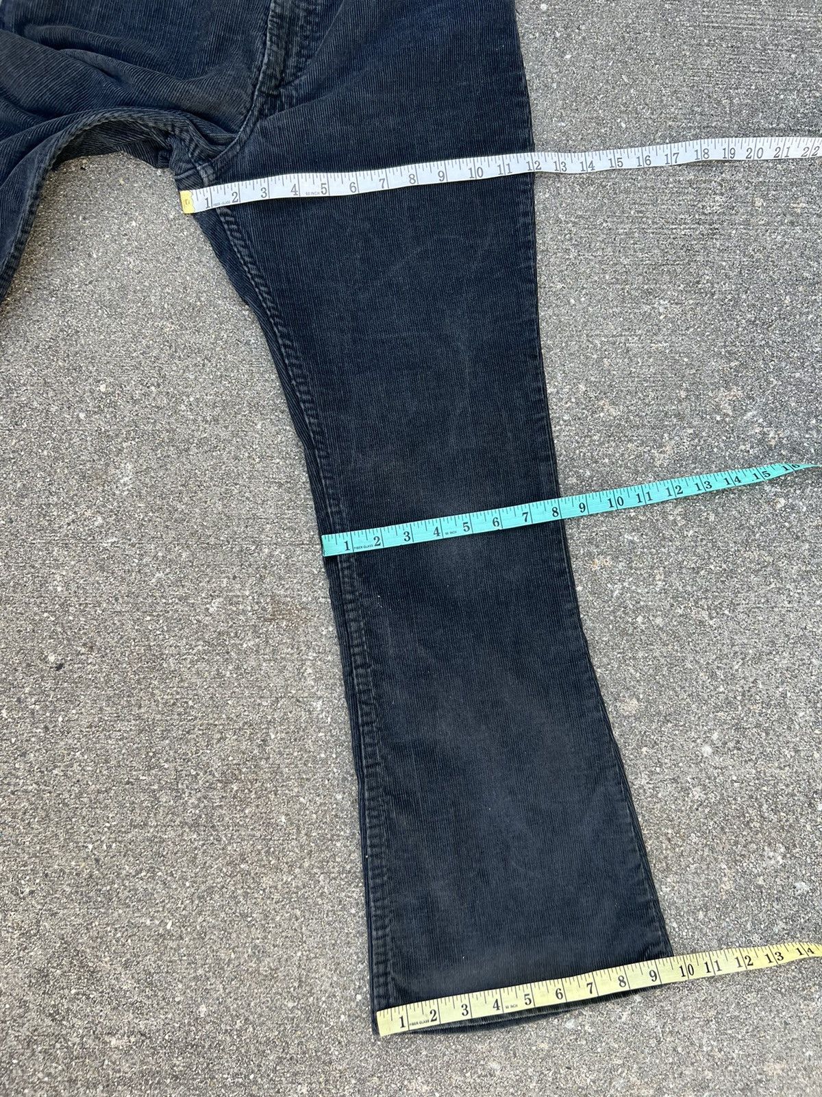 Levi's VTG 70s Levi’s 646 Talon 42 Zip Fade Black Flare Corduroy Size US 31 - 3 Thumbnail