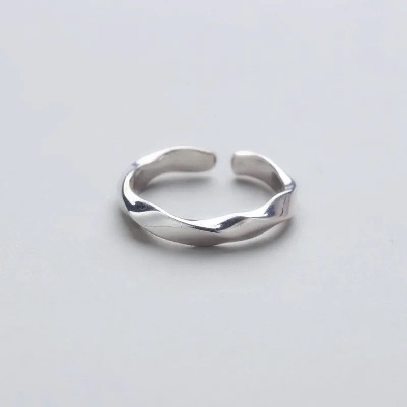 Jewelry × Vintage Minimalist Silver Plated Ring Jewelry Loop Geometric Size ONE SIZE - 1 Thumbnail