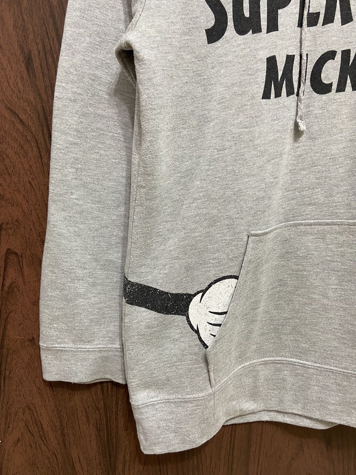Mickey Mouse Vintage Mickey Mouse hoodie Super Idol size L fit M Size US M / EU 48-50 / 2 - 6 Thumbnail
