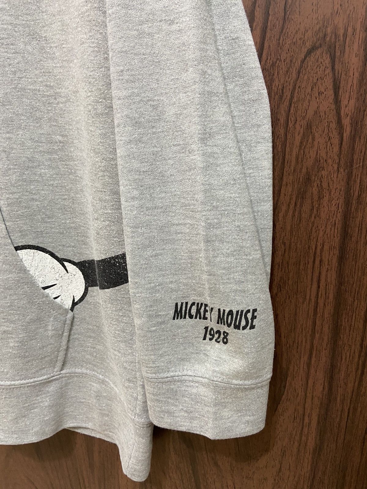 Mickey Mouse Vintage Mickey Mouse hoodie Super Idol size L fit M Size US M / EU 48-50 / 2 - 8 Thumbnail