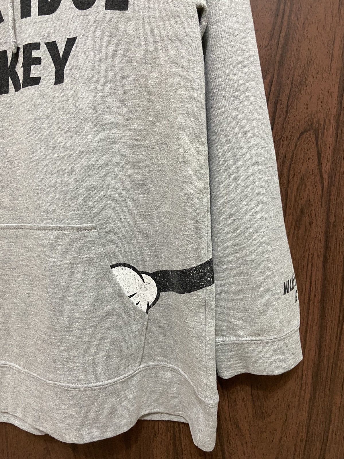 Mickey Mouse Vintage Mickey Mouse hoodie Super Idol size L fit M Size US M / EU 48-50 / 2 - 7 Thumbnail