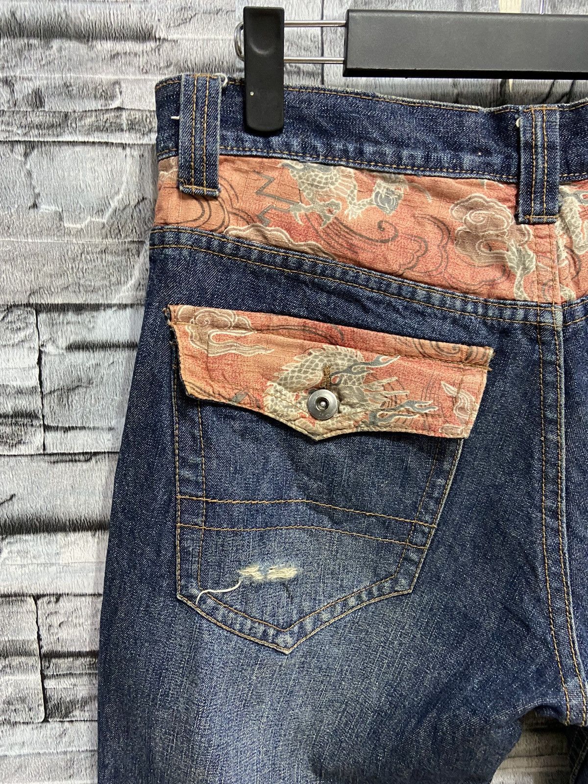 Japanese Brand Vintage Jungle Storm Jeans dragon L fit W31 straight cut Size US 31 - 3 Thumbnail