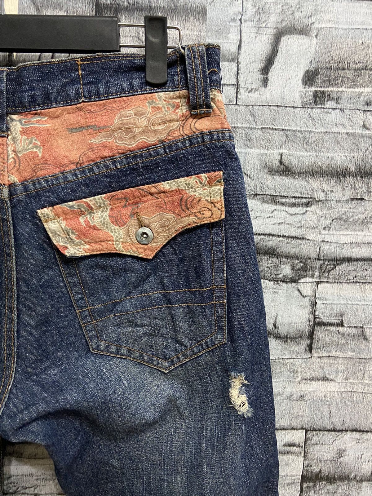 Japanese Brand Vintage Jungle Storm Jeans dragon L fit W31 straight cut Size US 31 - 4 Thumbnail