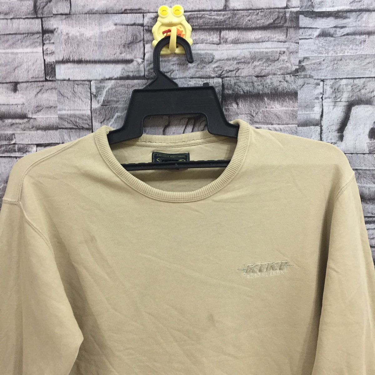 Japanese Brand Vintage KIKI SURFBOARD sweatshirt spell out size L fit M Size US M / EU 48-50 / 2 - 2 Thumbnail