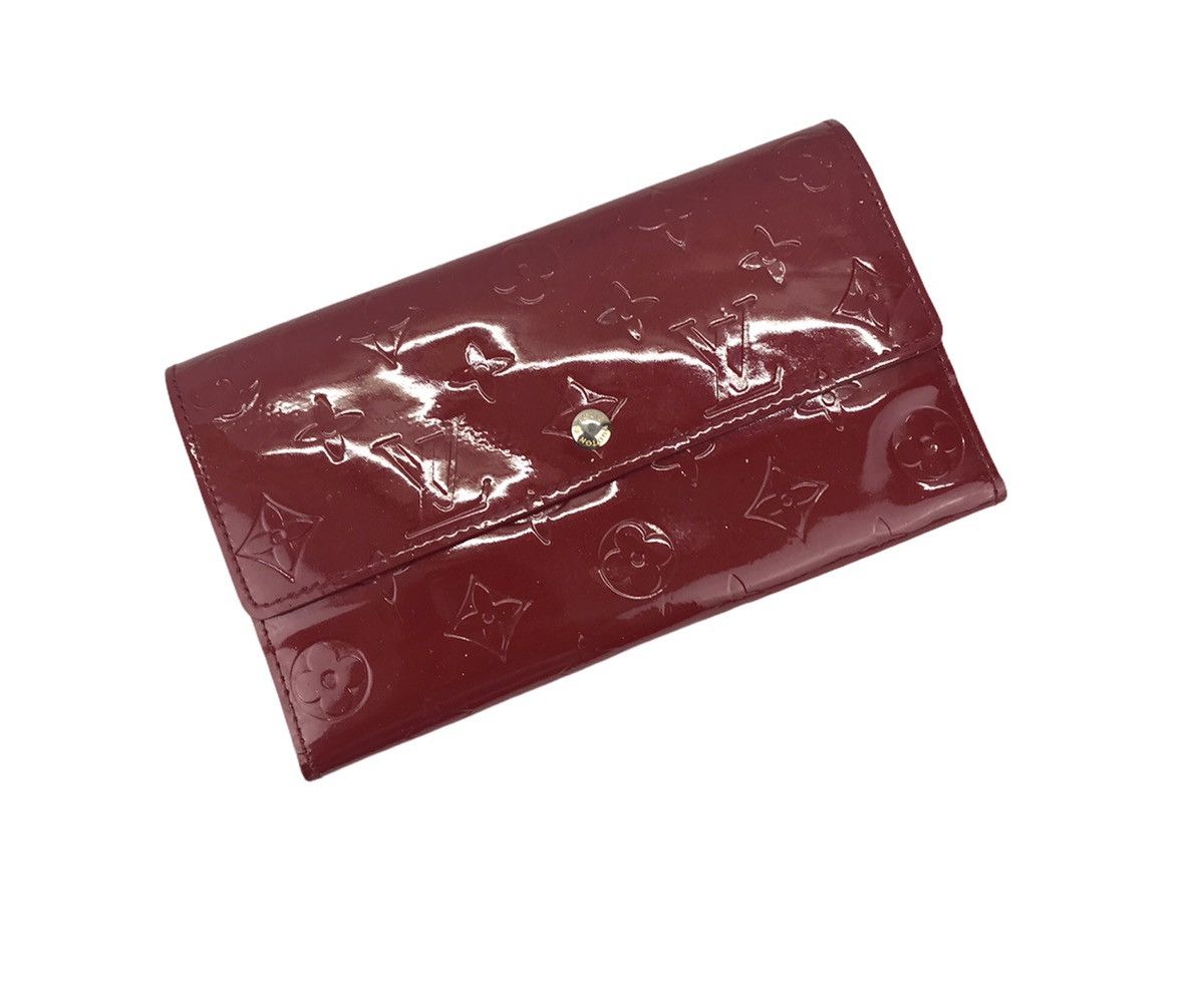 Louis Vuitton Authentic Louis Vuitton Sarah Wallet Vernis Red Size ONE SIZE - 2 Thumbnail