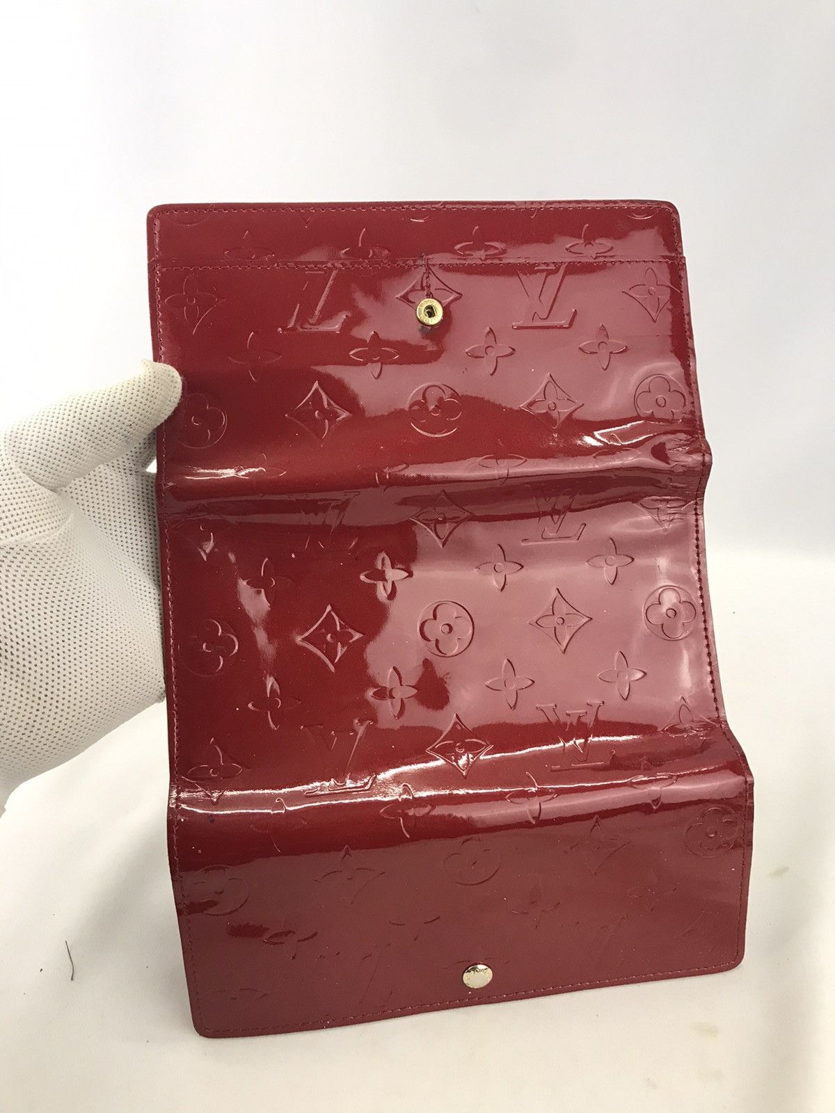 Louis Vuitton Authentic Louis Vuitton Sarah Wallet Vernis Red Size ONE SIZE - 10 Thumbnail