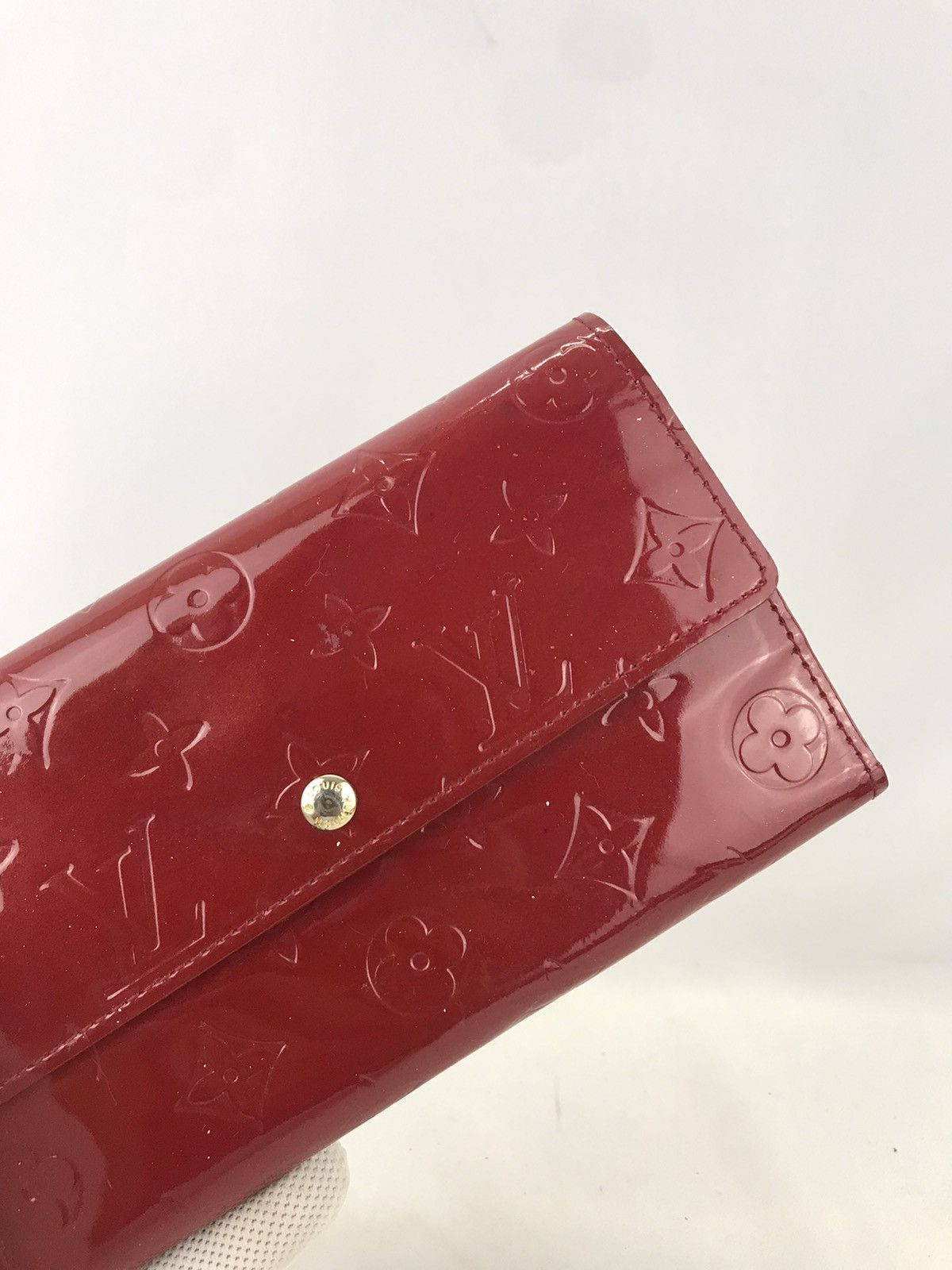 Louis Vuitton Authentic Louis Vuitton Sarah Wallet Vernis Red Size ONE SIZE - 3 Thumbnail