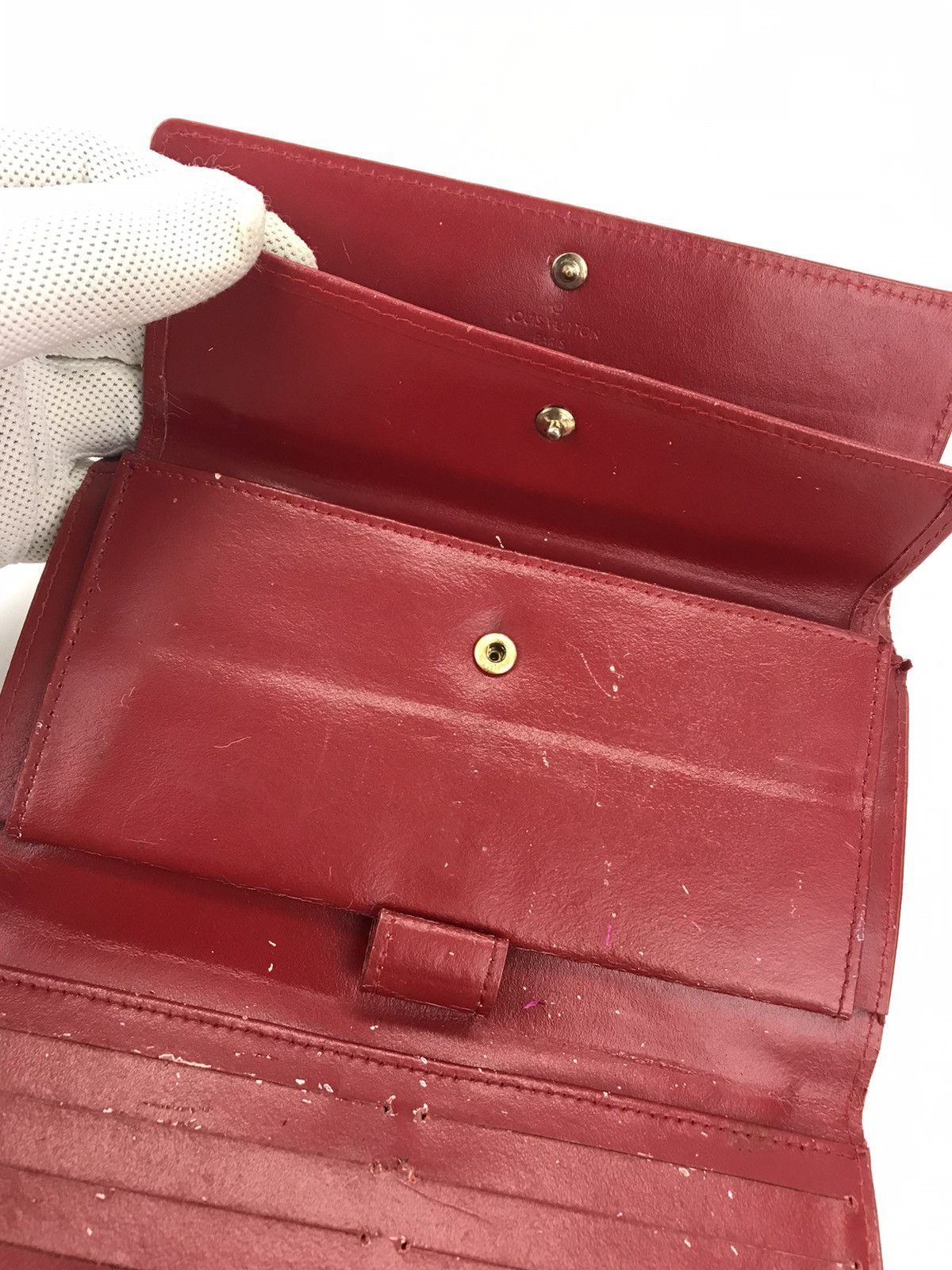 Louis Vuitton Authentic Louis Vuitton Sarah Wallet Vernis Red Size ONE SIZE - 8 Thumbnail