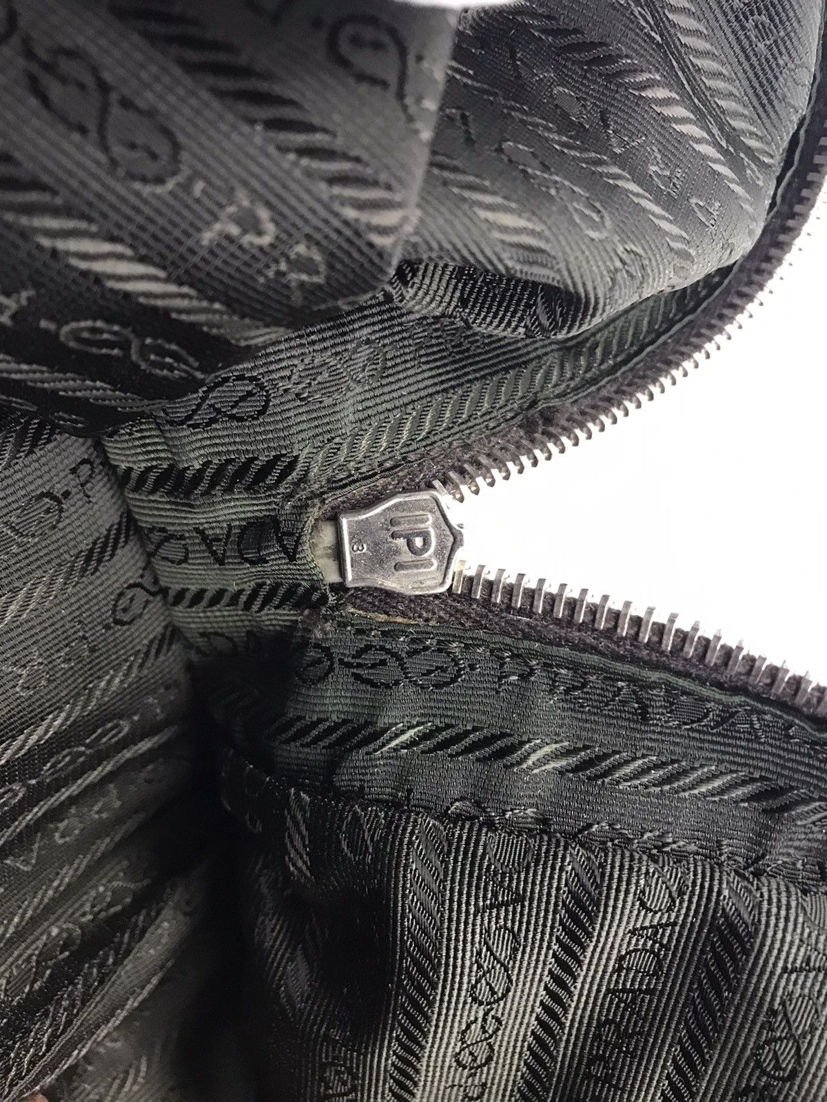 Prada ❌Final Drop❌itAuthentic Prada Shoulderbag rare design Size ONE SIZE - 17 Thumbnail
