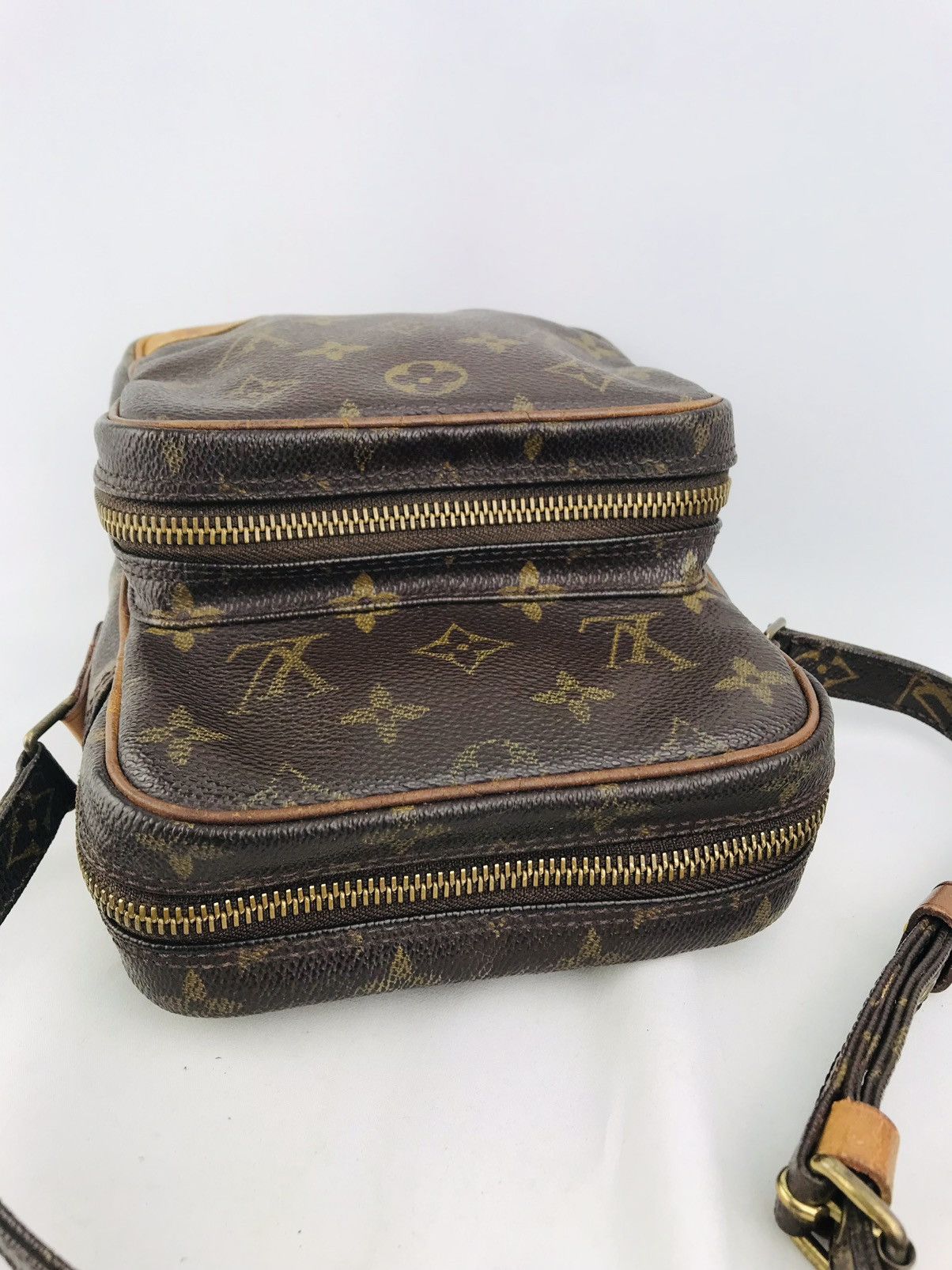 Louis Vuitton ❌Last Drop❌Authentic Louis vuitton Amazon Shoulderbag Size ONE SIZE - 11 Thumbnail