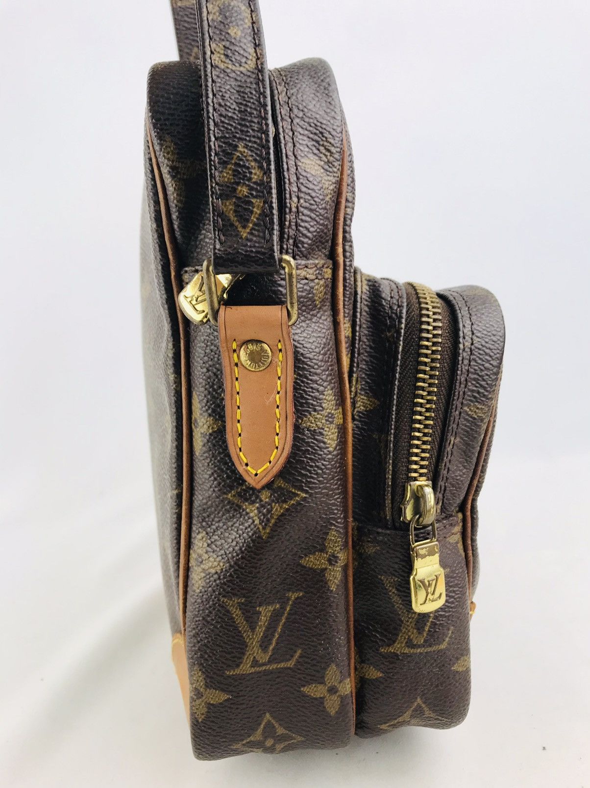 Louis Vuitton ❌Last Drop❌Authentic Louis vuitton Amazon Shoulderbag Size ONE SIZE - 9 Thumbnail