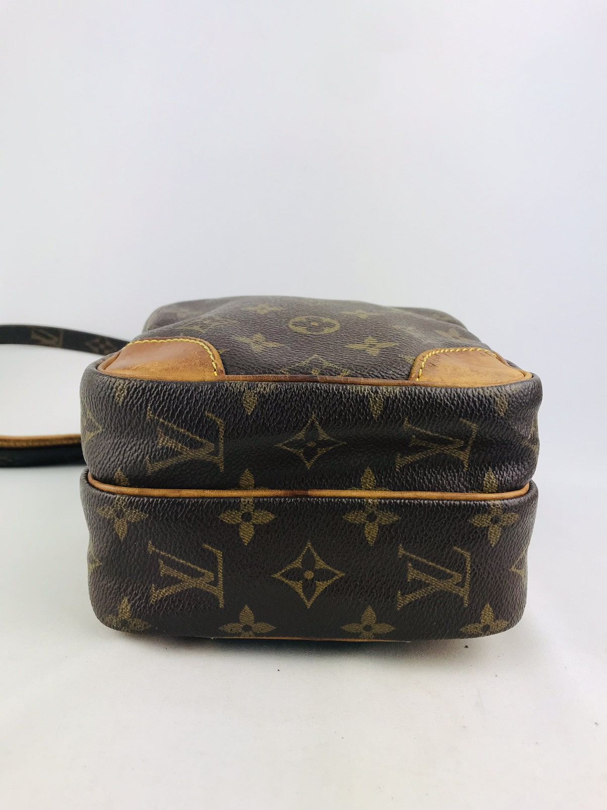 Louis Vuitton ❌Last Drop❌Authentic Louis vuitton Amazon Shoulderbag Size ONE SIZE - 10 Thumbnail