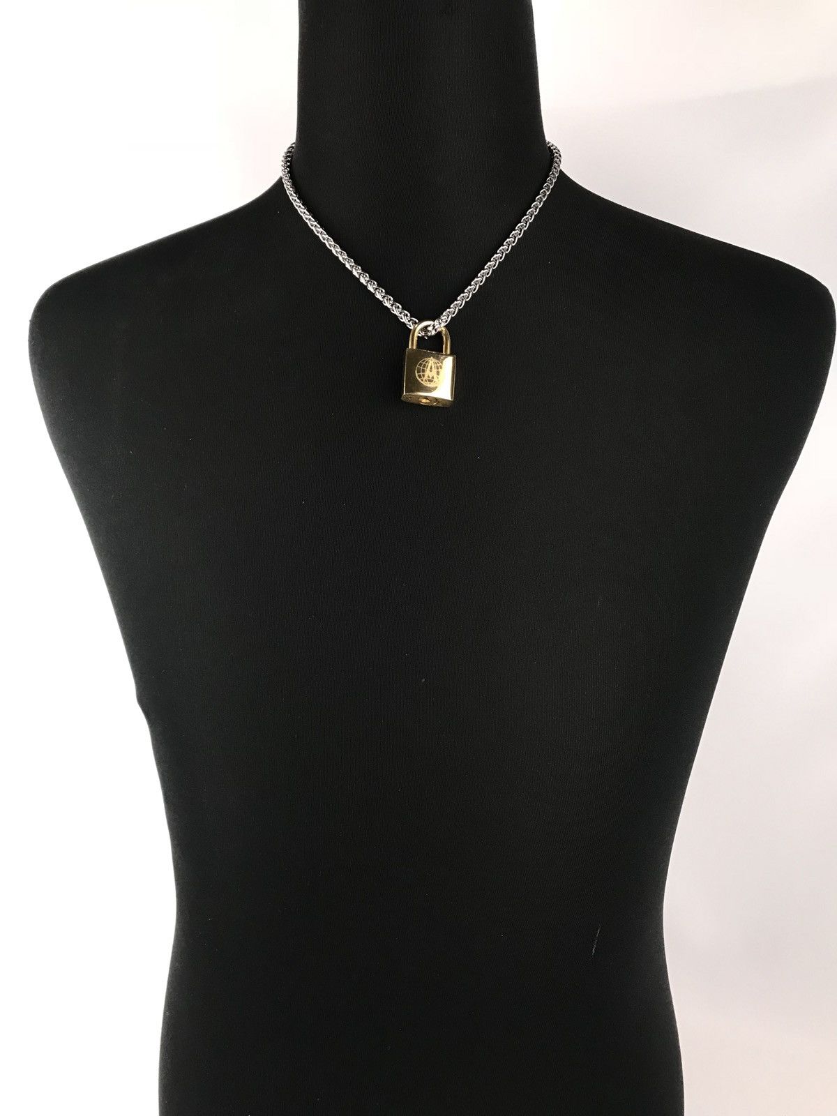 Alviero Martini × Jewelry ❌Last Drop❌ Alviero Martini Padlock Pendant Necklace chain Size ONE SIZE - 10 Thumbnail