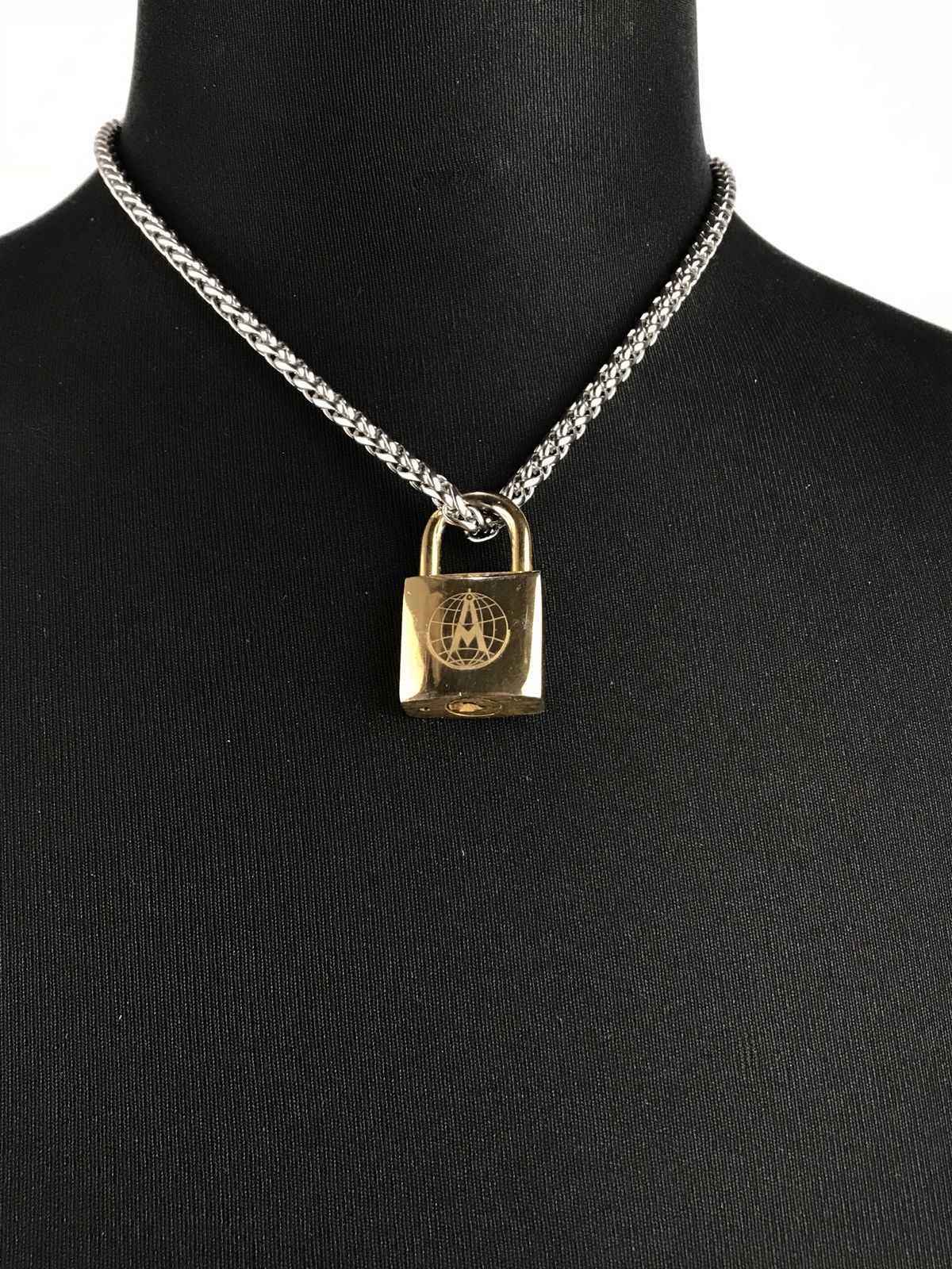 Alviero Martini × Jewelry ❌Last Drop❌ Alviero Martini Padlock Pendant Necklace chain Size ONE SIZE - 7 Thumbnail