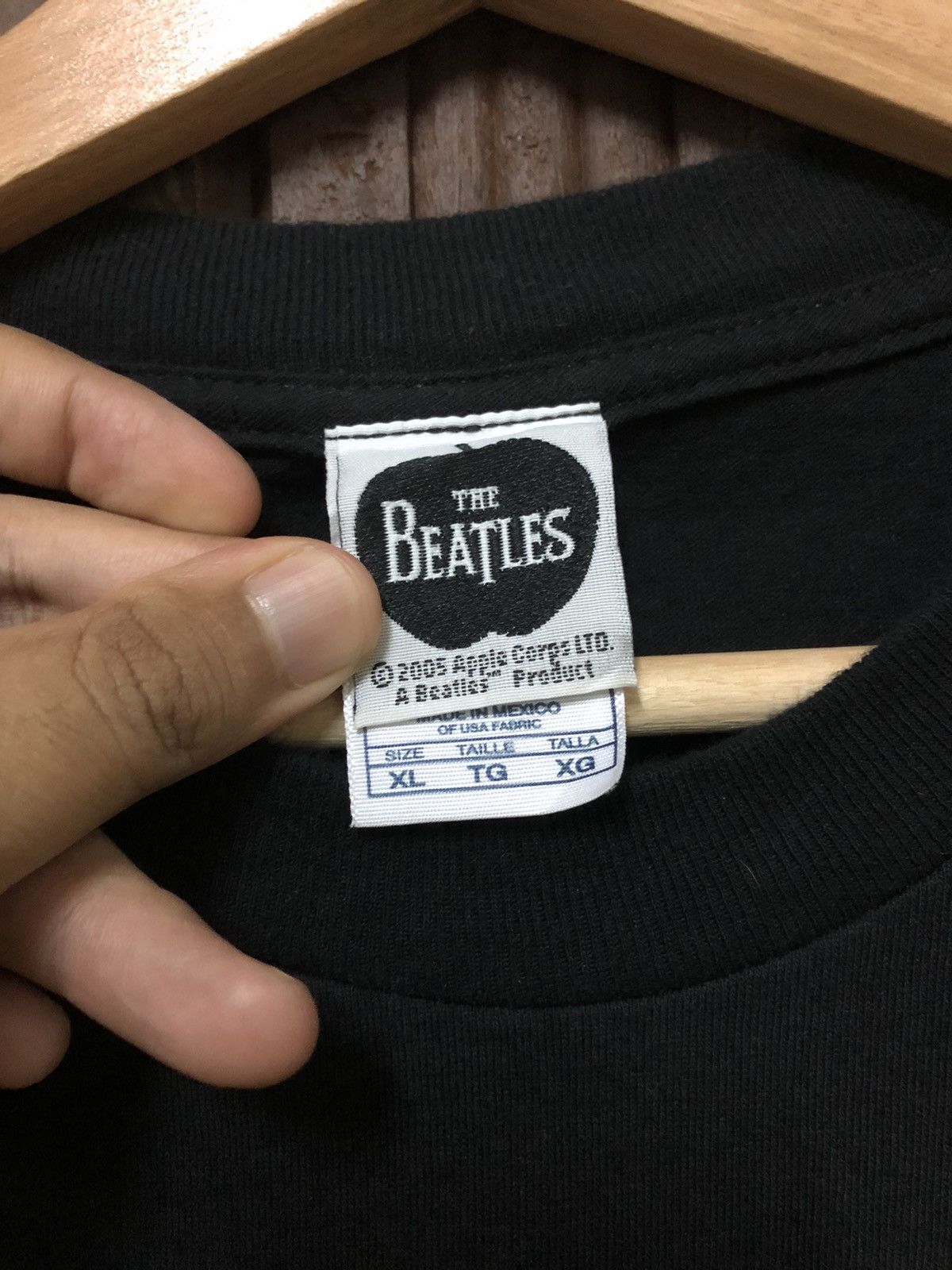 Band Tees × Vintage Vintage 90s The Beatles ‘Lonely Hearts’ 1999 Rare T Shirt Size US XL / EU 56 / 4 - 4 Thumbnail