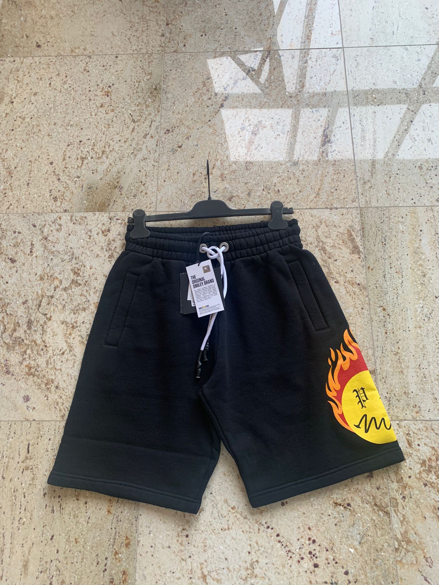 Palm Angels Burning Head Sweat Shorts in Black Size US 30 / EU 46 - 8 Thumbnail