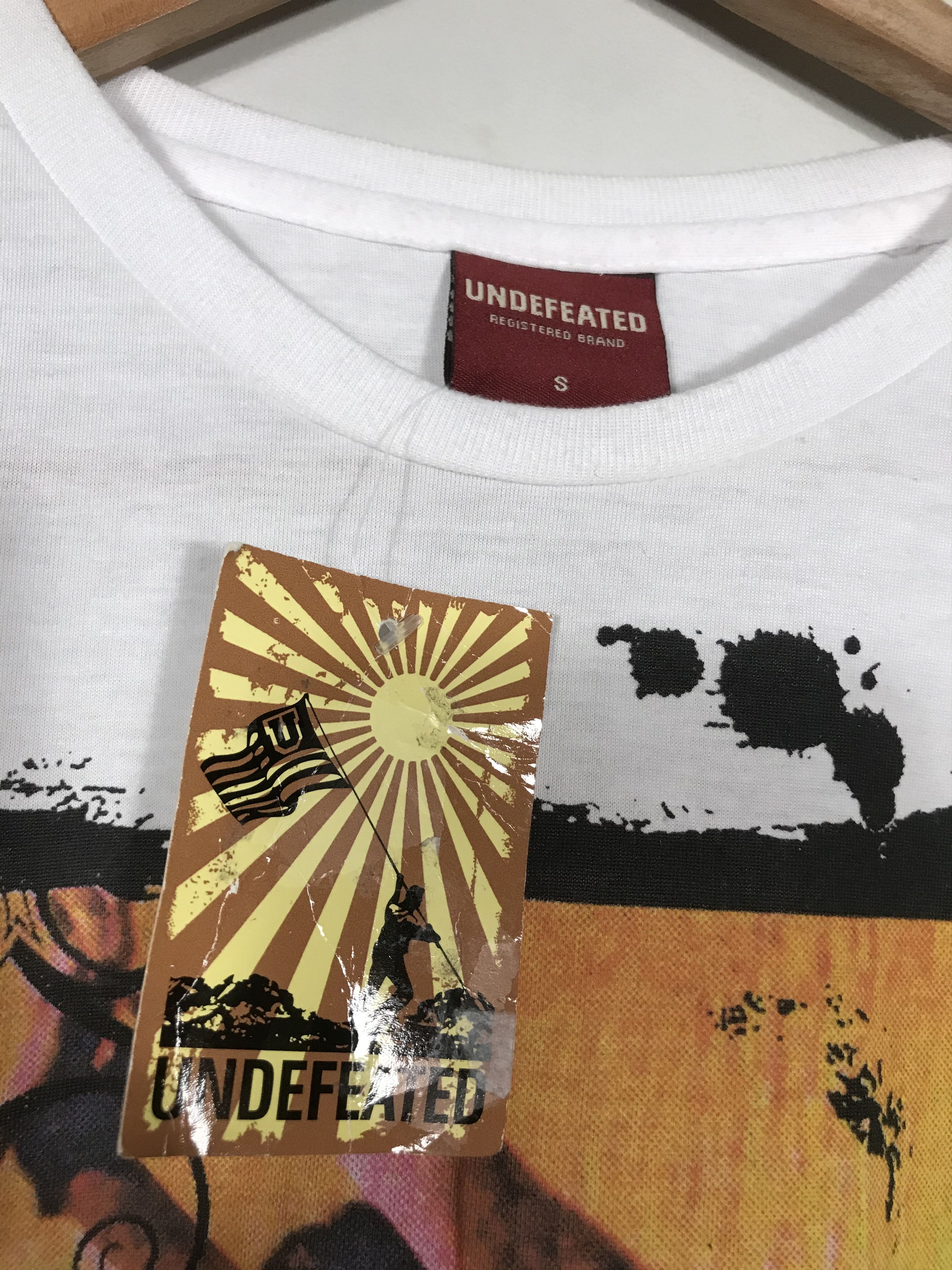 Undefeated New With Tags Undefeated Slave to Love tee Size US S / EU 44-46 / 1 - 4 Thumbnail