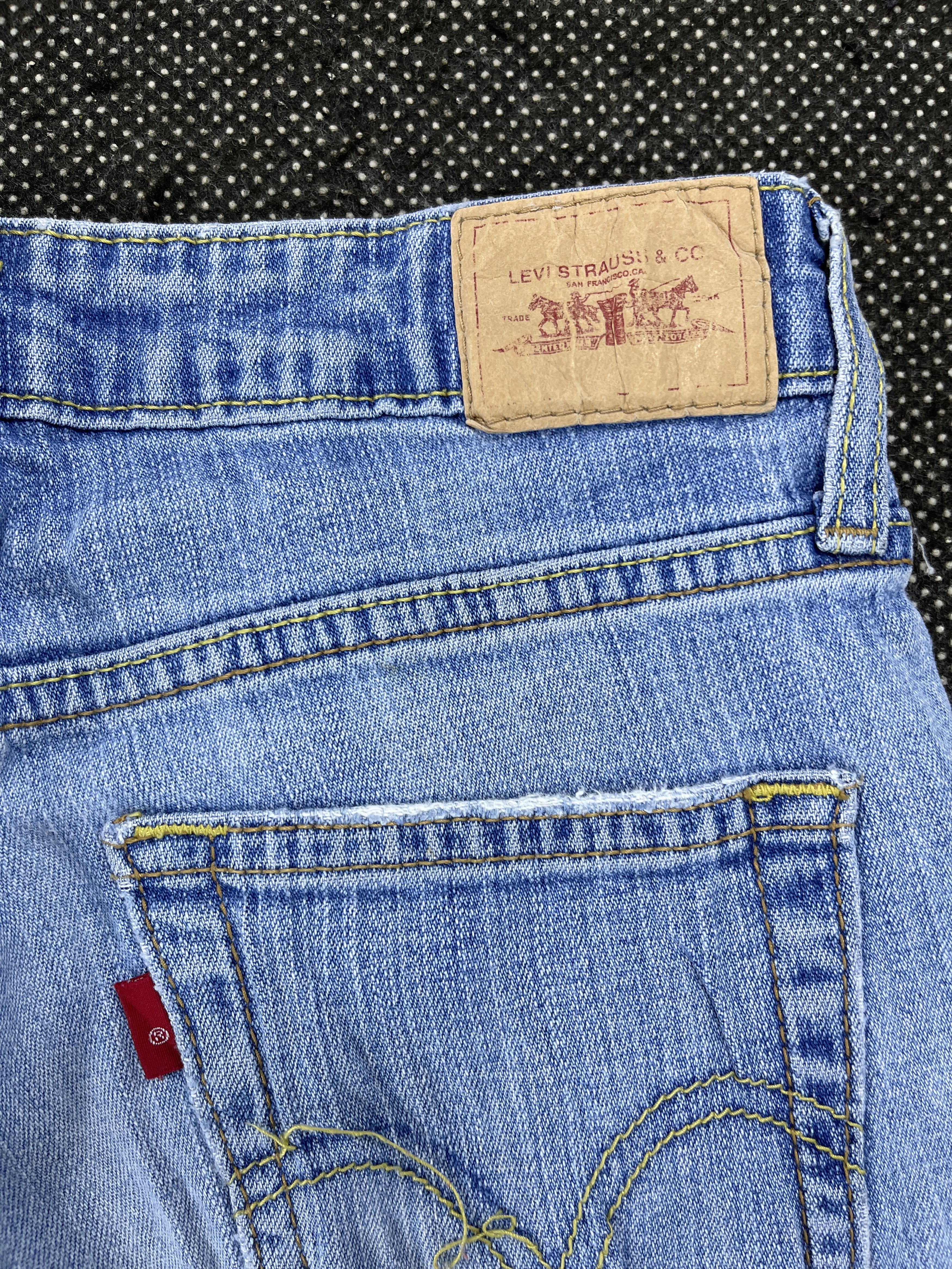 Levi's Vintage Levi's 519 Flare Jeans - JP030 Size 28" / US 6 / IT 42 - 9 Thumbnail