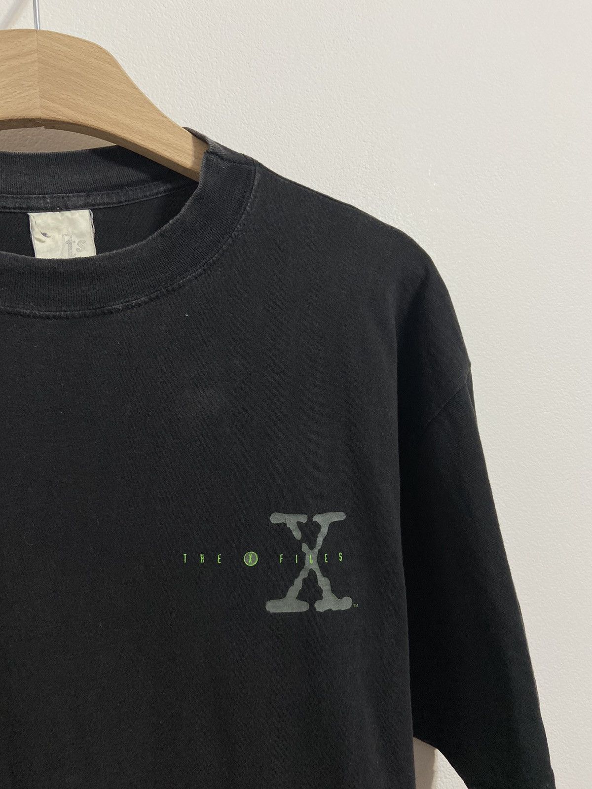 Vintage Vintage 1994 The X Files The Truth is out there Black Shirt Size US L / EU 52-54 / 3 - 5 Thumbnail