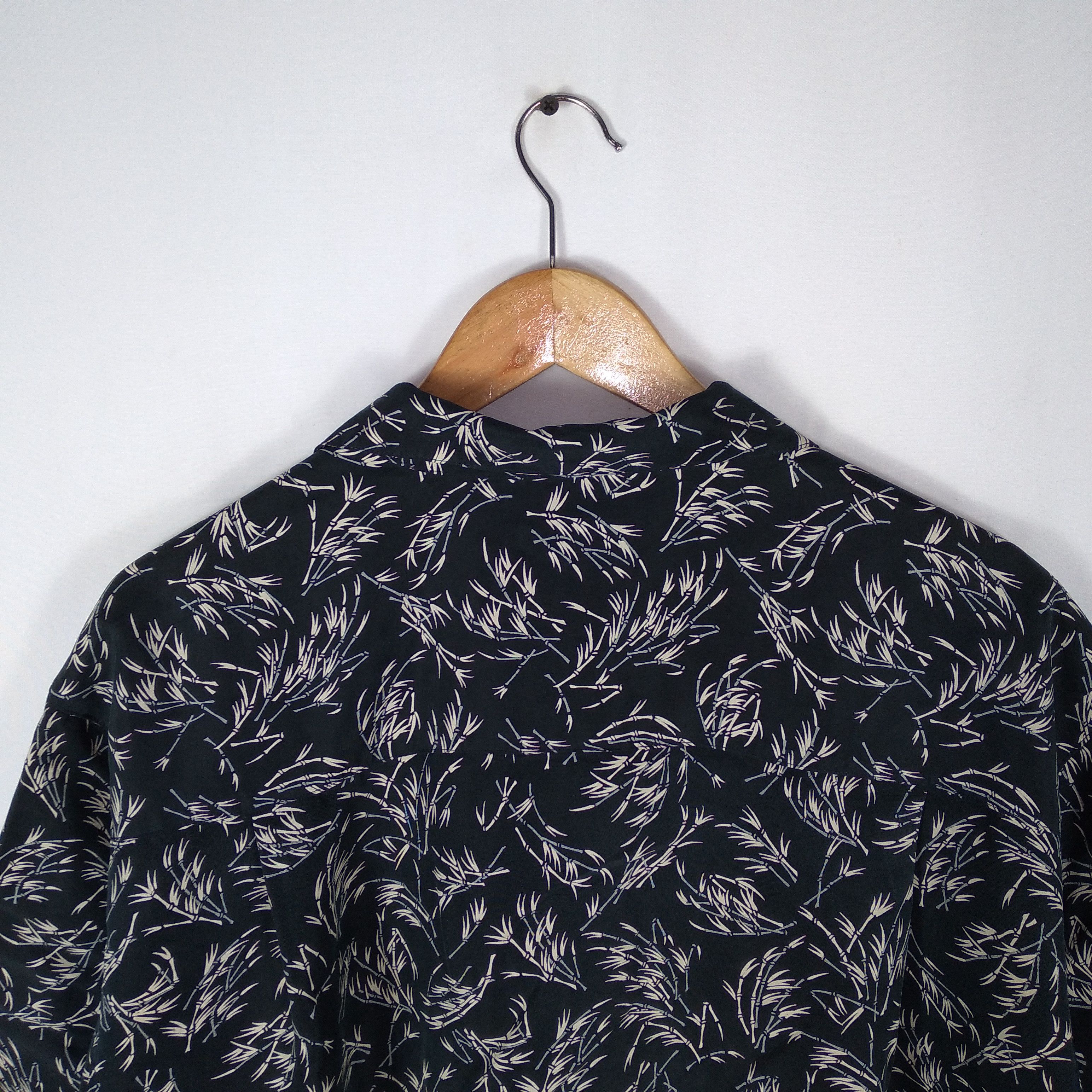 Arts & Science × Cutter & Buck × Vintage Vintage Fullprint Cutter And Buck Art Flower Button Shirt Size US L / EU 52-54 / 3 - 5 Thumbnail