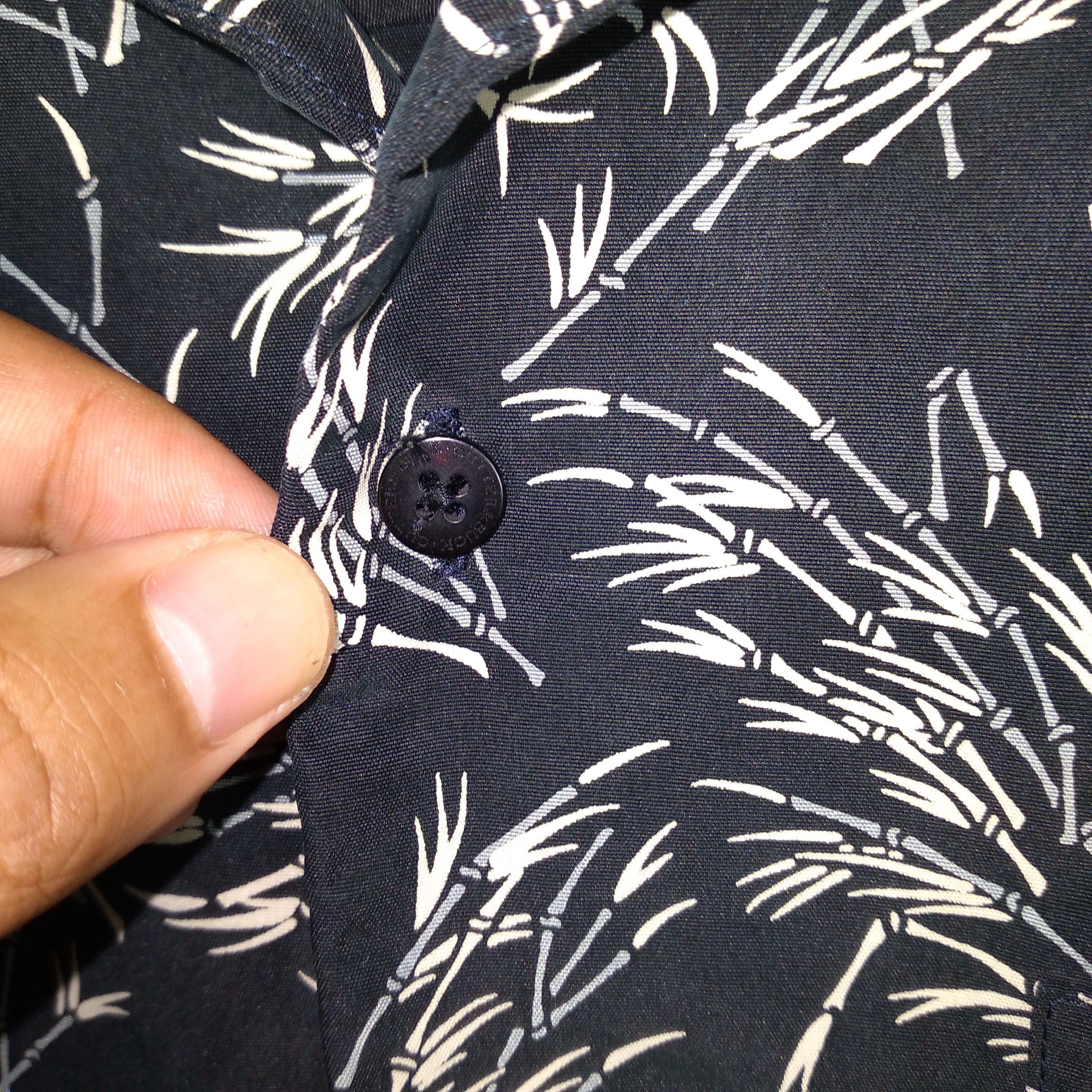 Arts & Science × Cutter & Buck × Vintage Vintage Fullprint Cutter And Buck Art Flower Button Shirt Size US L / EU 52-54 / 3 - 9 Thumbnail
