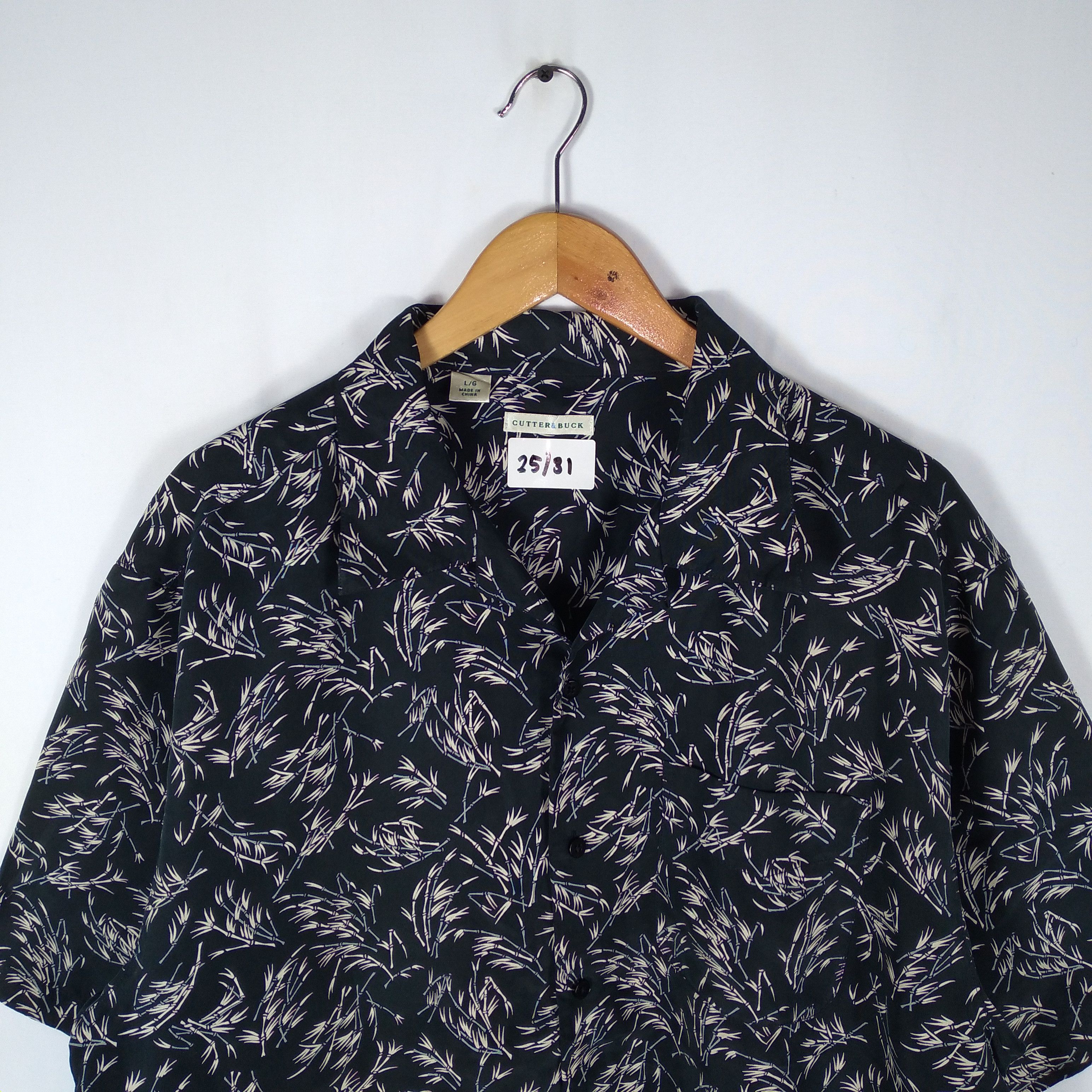 Arts & Science × Cutter & Buck × Vintage Vintage Fullprint Cutter And Buck Art Flower Button Shirt Size US L / EU 52-54 / 3 - 2 Thumbnail