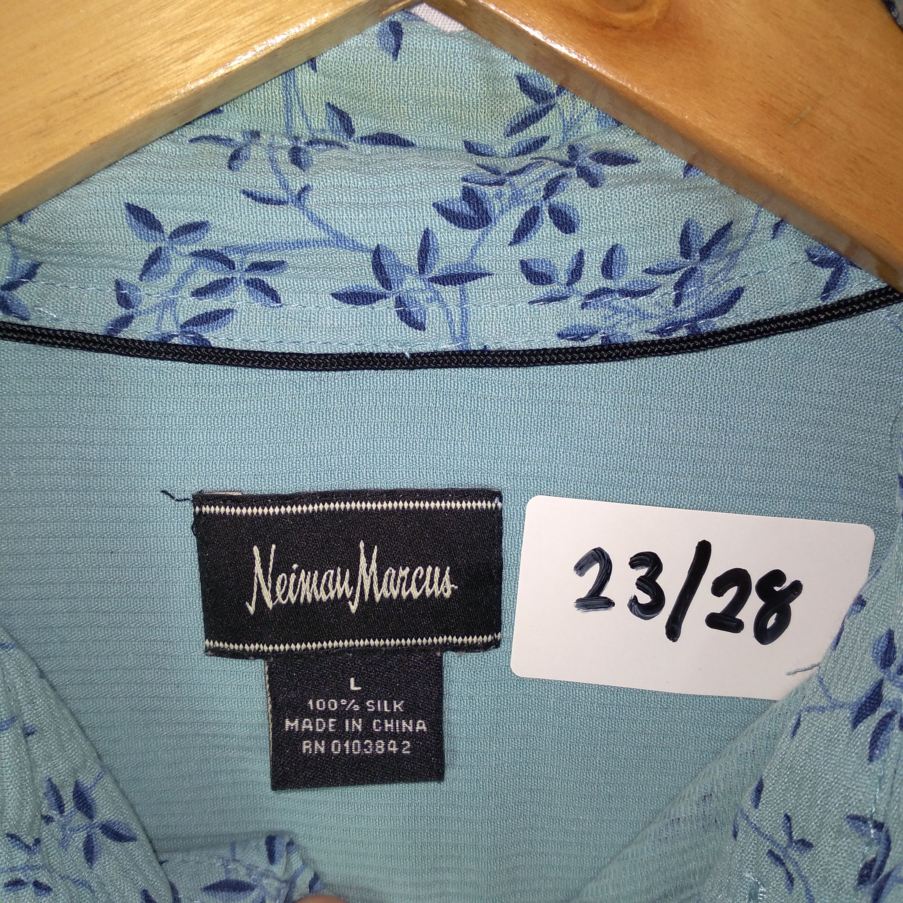 Neiman Marcus × Vintage Vintage Neiman Marcus Art Flower Button Up Shirt Size US M / EU 48-50 / 2 - 10 Thumbnail