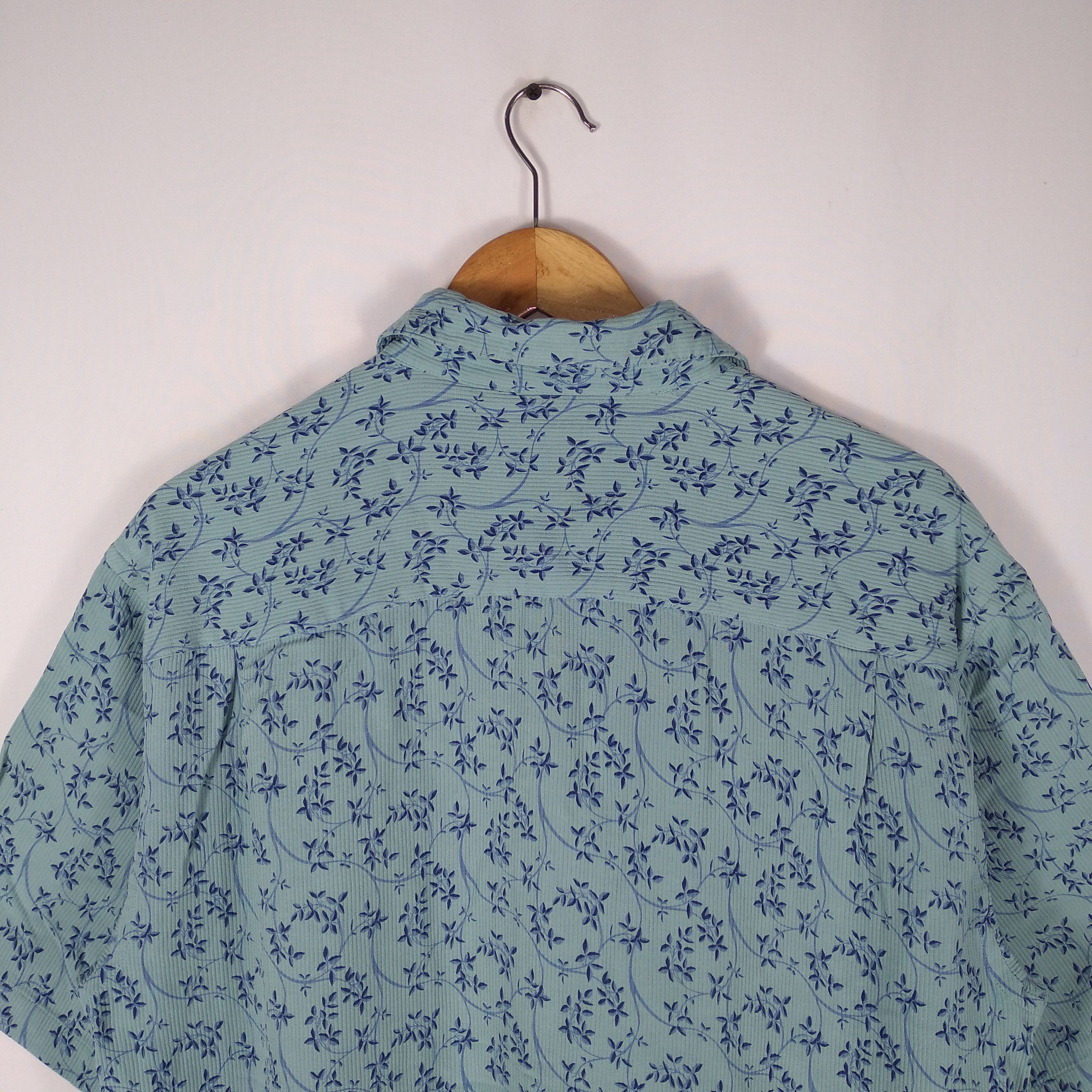 Neiman Marcus × Vintage Vintage Neiman Marcus Art Flower Button Up Shirt Size US M / EU 48-50 / 2 - 6 Thumbnail