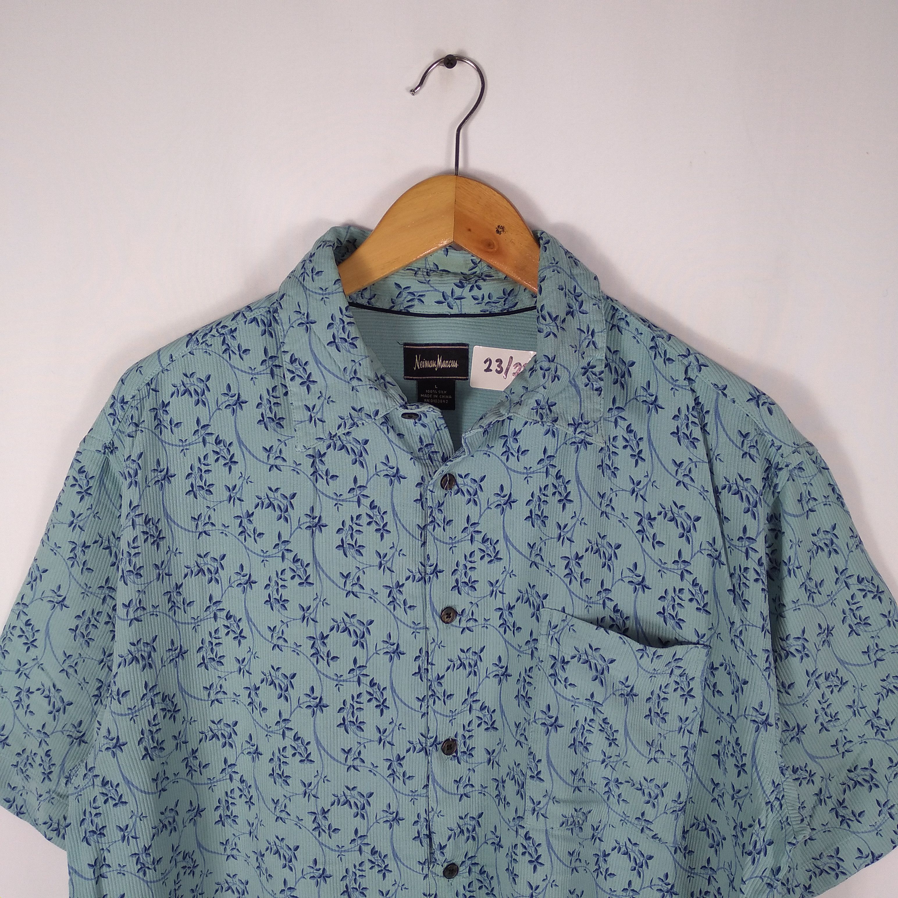 Neiman Marcus × Vintage Vintage Neiman Marcus Art Flower Button Up Shirt Size US M / EU 48-50 / 2 - 2 Thumbnail