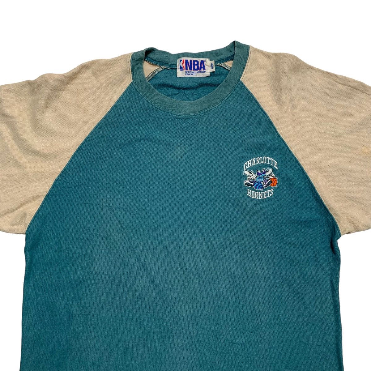 NBA Vintage NBA Charlotte Hornets Tshirt Size US M / EU 48-50 / 2 - 4 Thumbnail