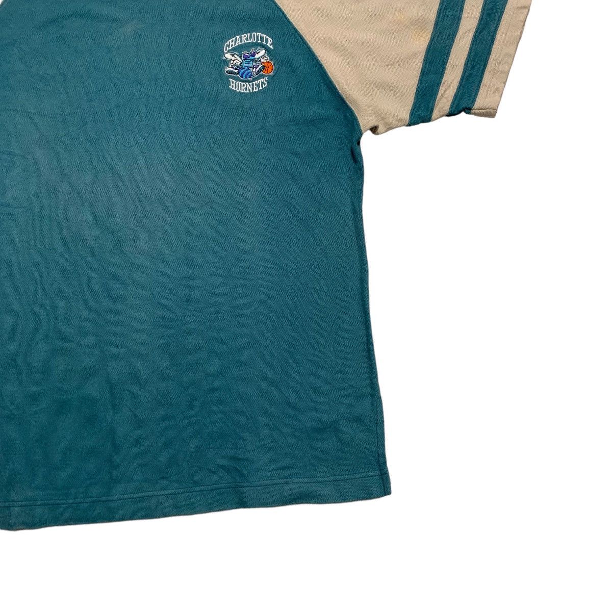 NBA Vintage NBA Charlotte Hornets Tshirt Size US M / EU 48-50 / 2 - 3 Thumbnail