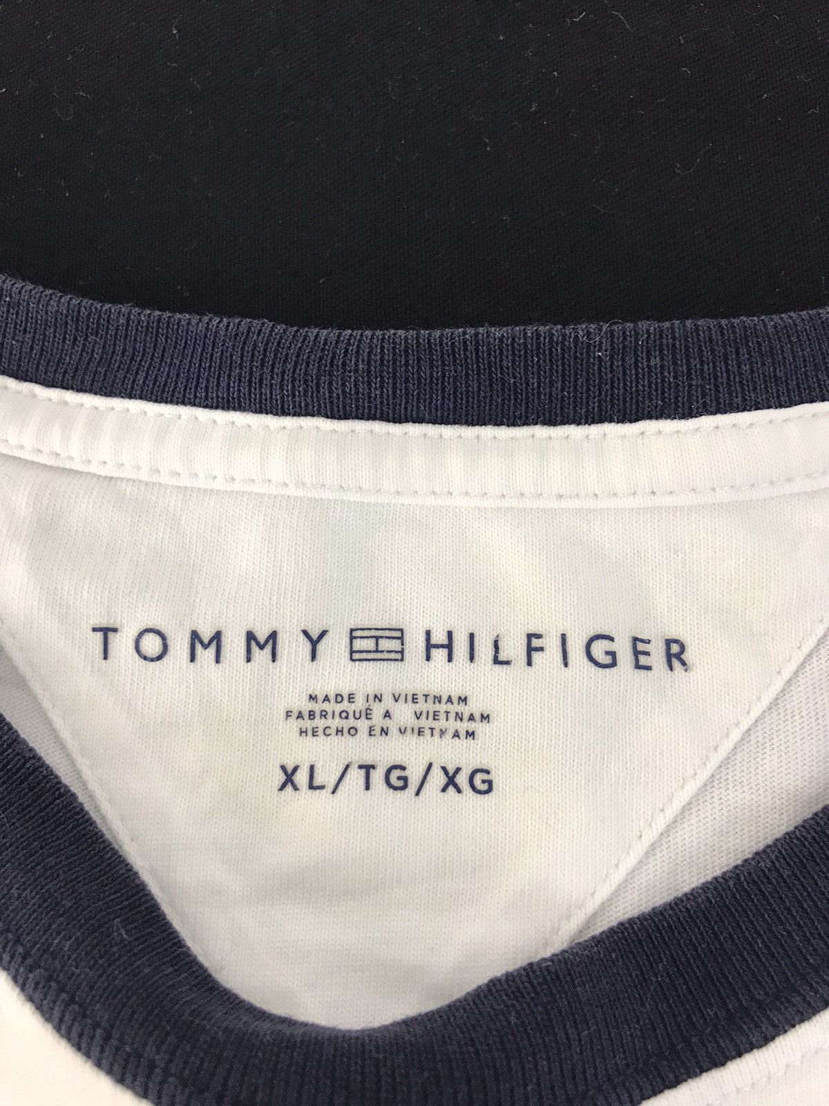 Tommy Hilfiger Vintage Tommy Hilfiger Embroidery Logo T-shirt Tee Printed Size US L / EU 52-54 / 3 - 4 Thumbnail