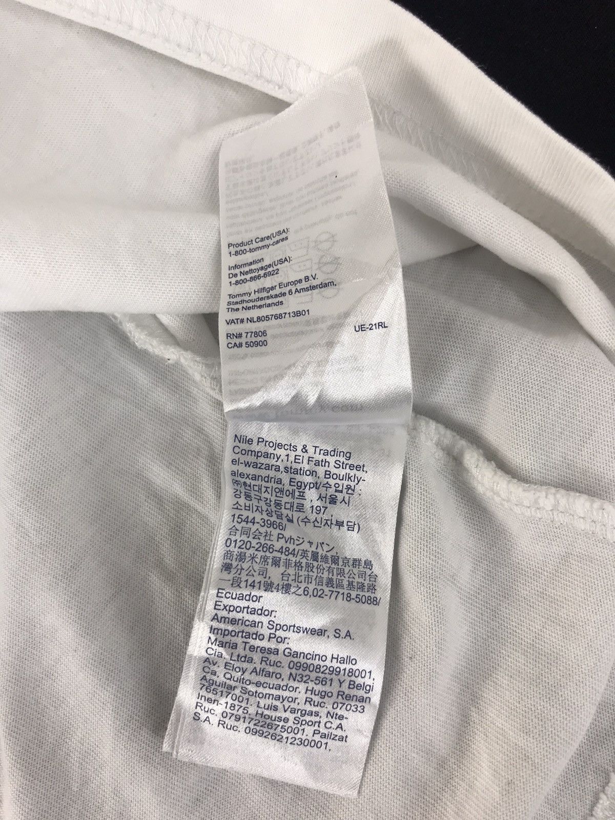 Tommy Hilfiger Vintage Tommy Hilfiger Embroidery Logo T-shirt Tee Printed Size US L / EU 52-54 / 3 - 6 Thumbnail