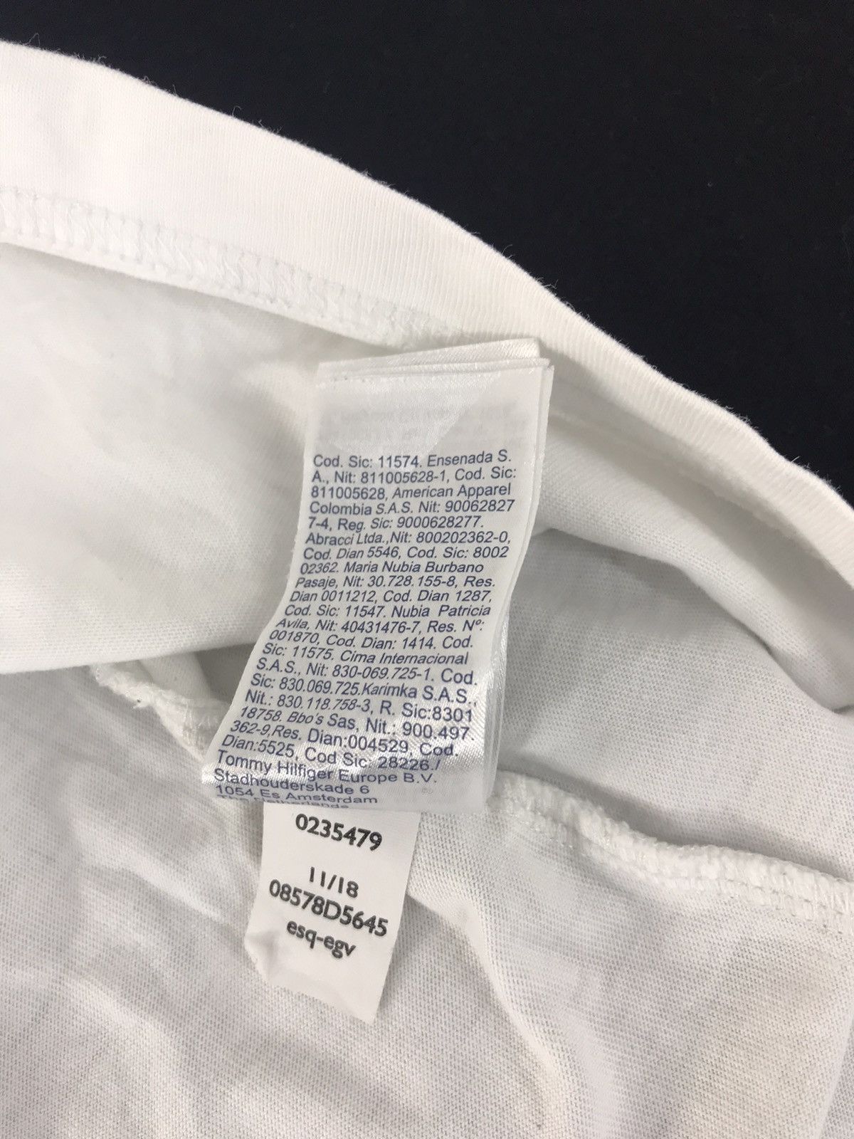 Tommy Hilfiger Vintage Tommy Hilfiger Embroidery Logo T-shirt Tee Printed Size US L / EU 52-54 / 3 - 8 Thumbnail