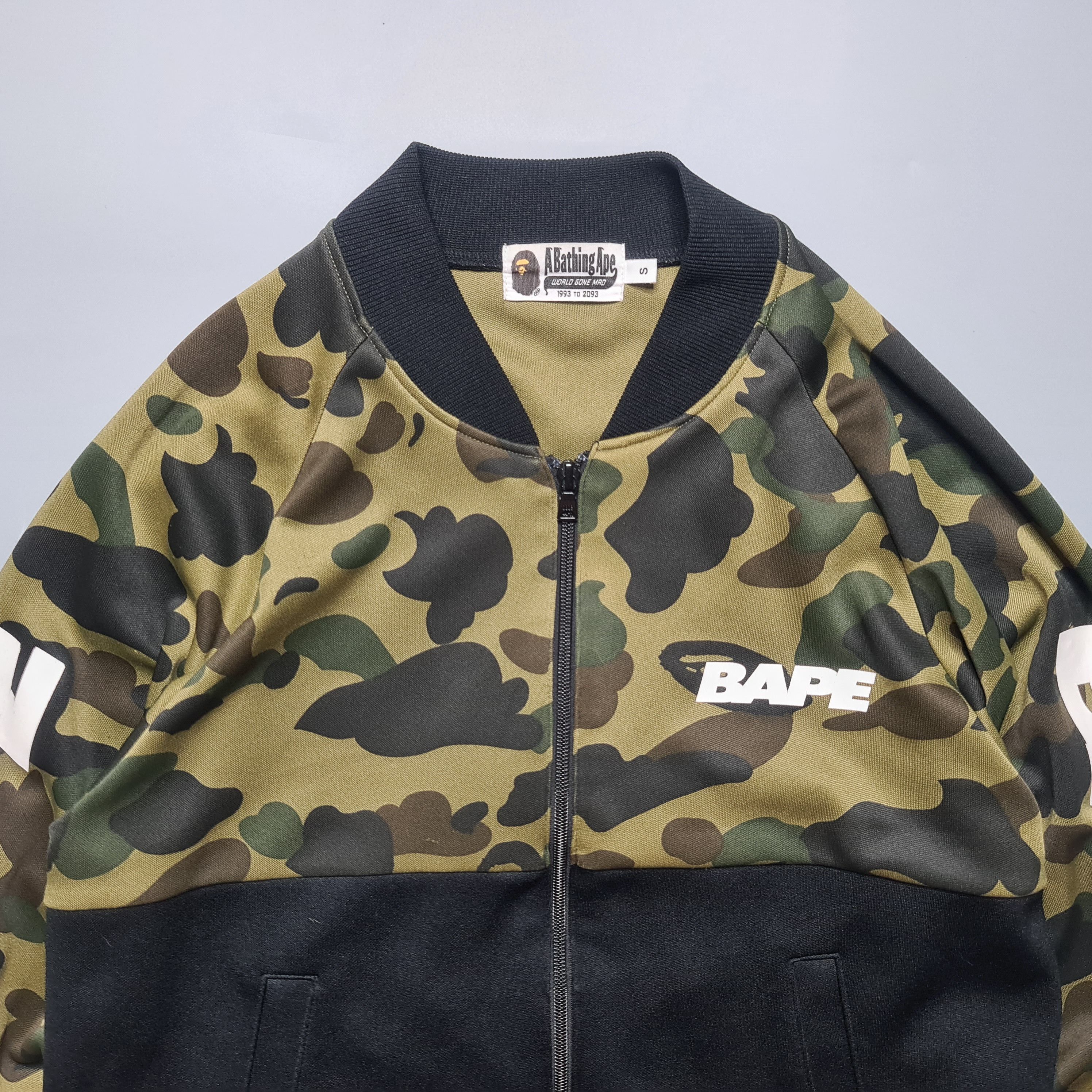 Bape Bape - 1st Camo Green Track Jacket Size US S / EU 44-46 / 1 - 2 Thumbnail