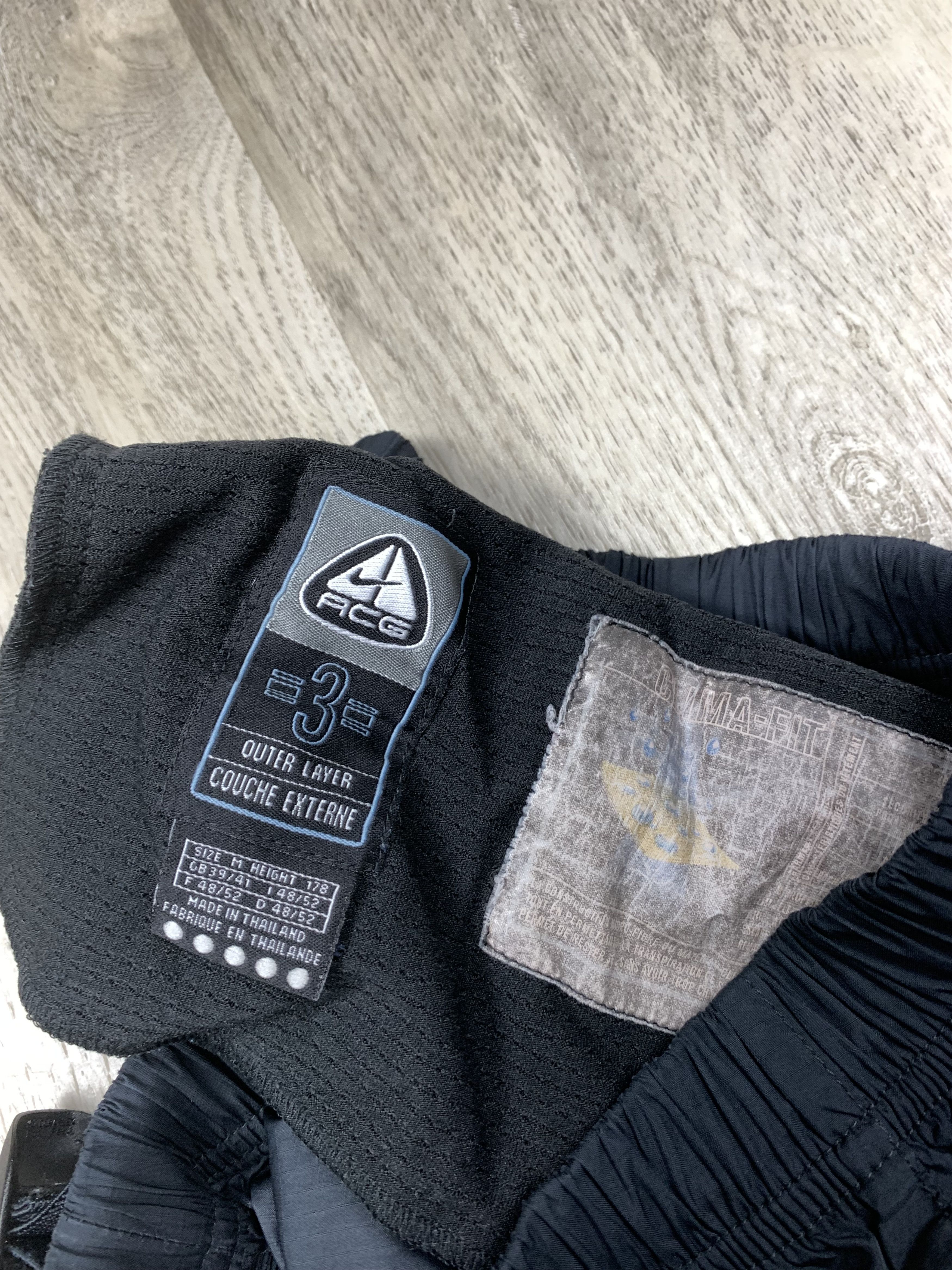 Nike ACG Nike ACG Vintage Mens Nylon Pants Drill style Gorpcore Size US 32 / EU 48 - 9 Thumbnail