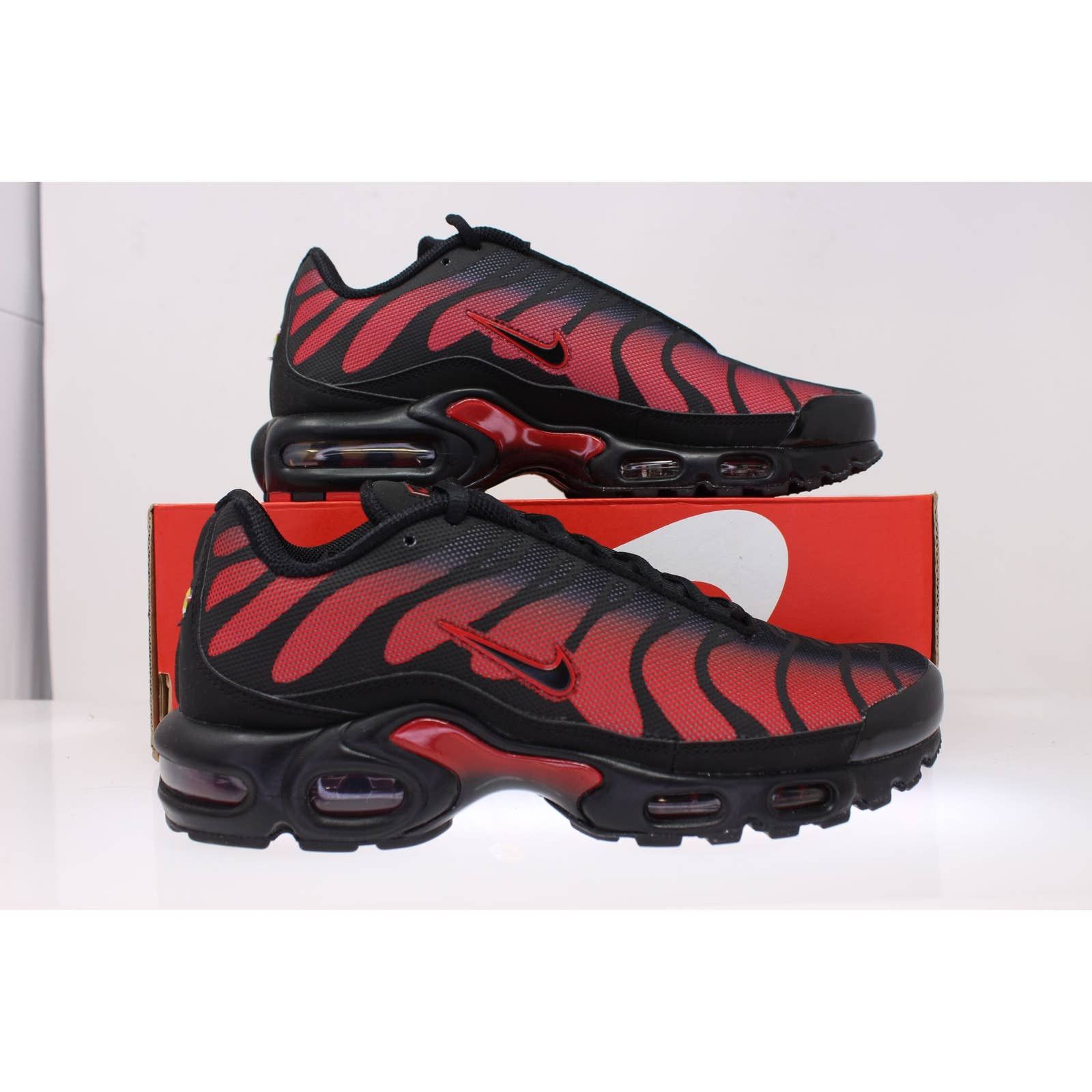 nike air max plus university red and black