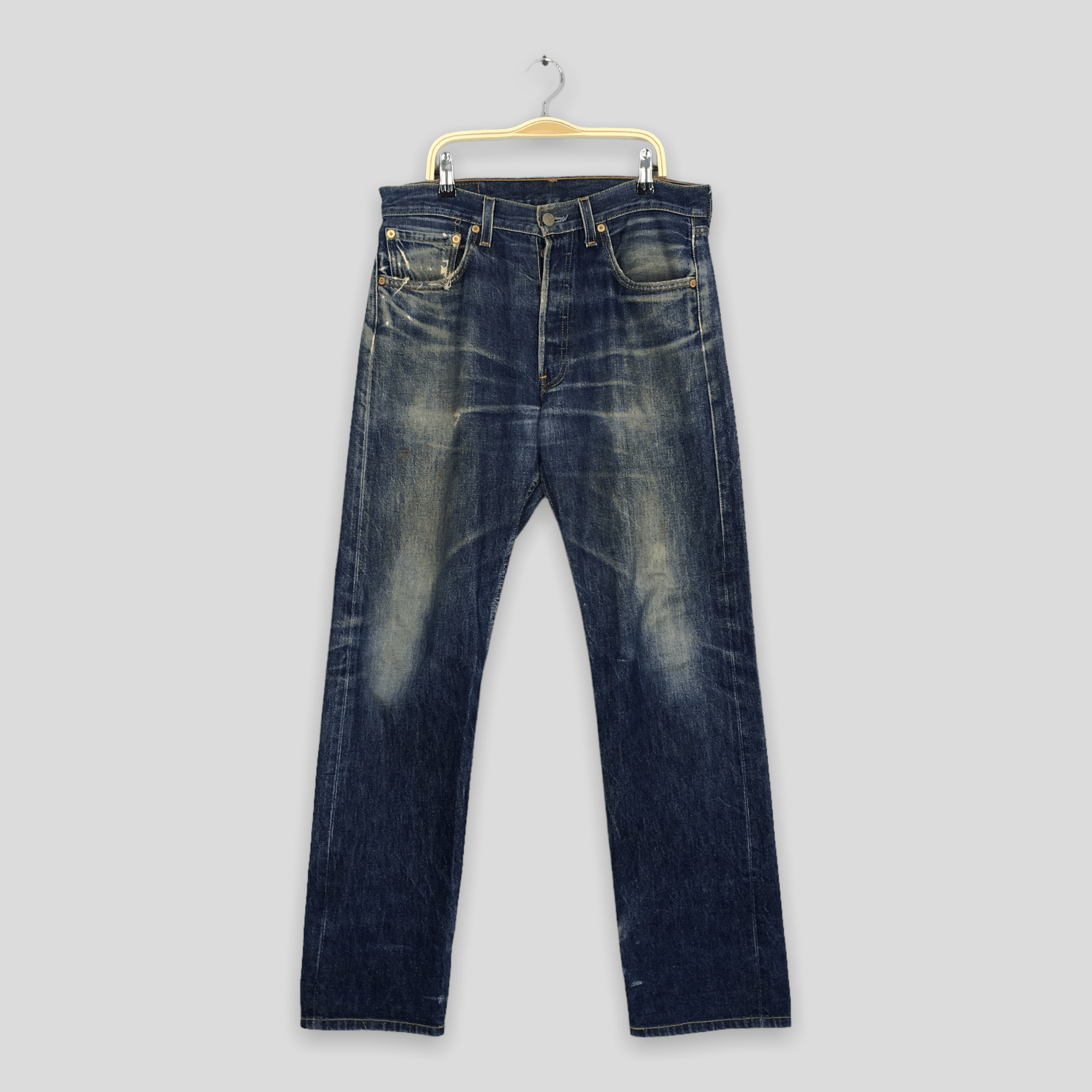 Image of Distressed Denim x Levis Size 31X31 Vintage 90's Levi's 501Xx Distressed Ripped Jeans in Blue, Men'