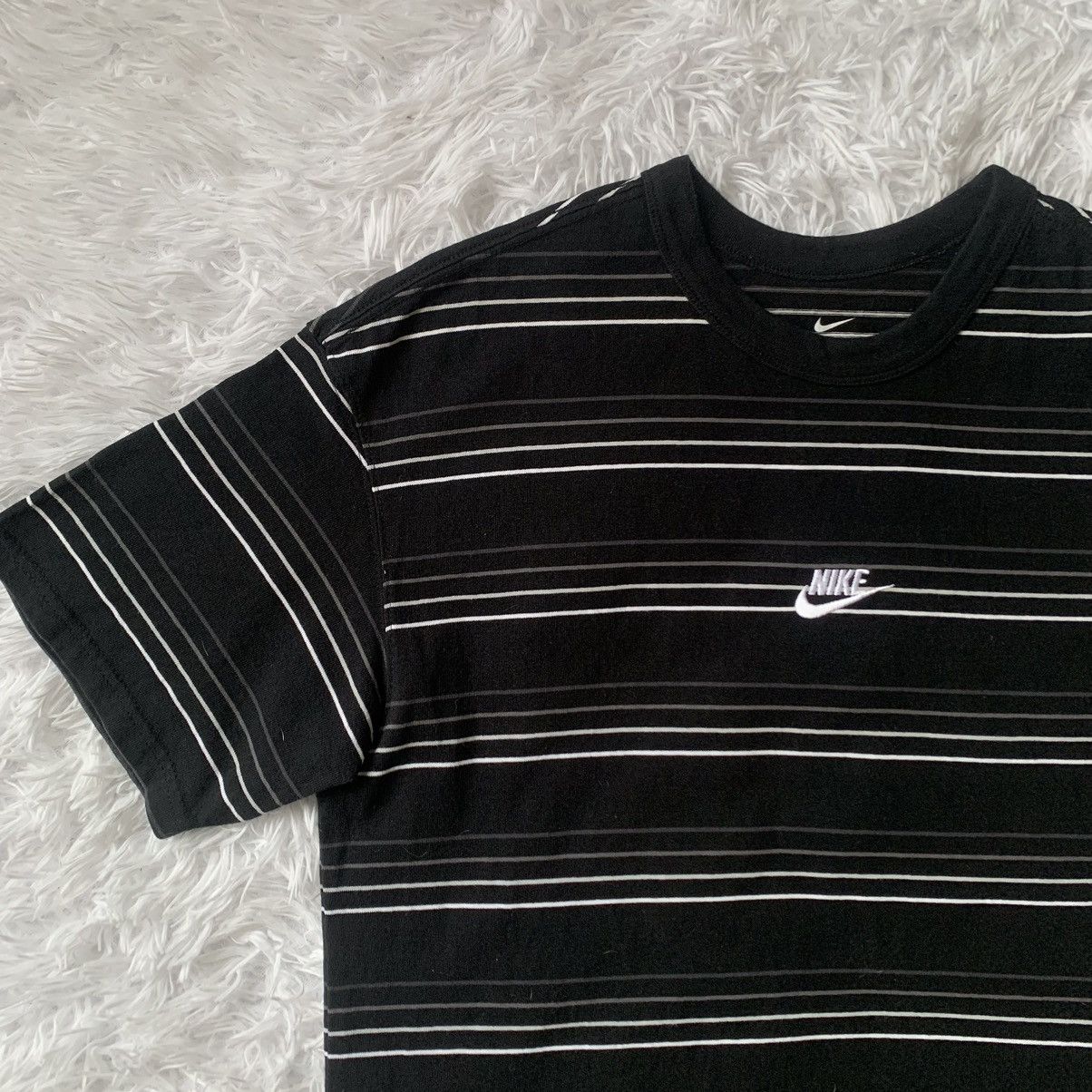 Nike Vintage Nike Y2K Center Swoosh Striped Tee Size US M / EU 48-50 / 2 - 3 Thumbnail