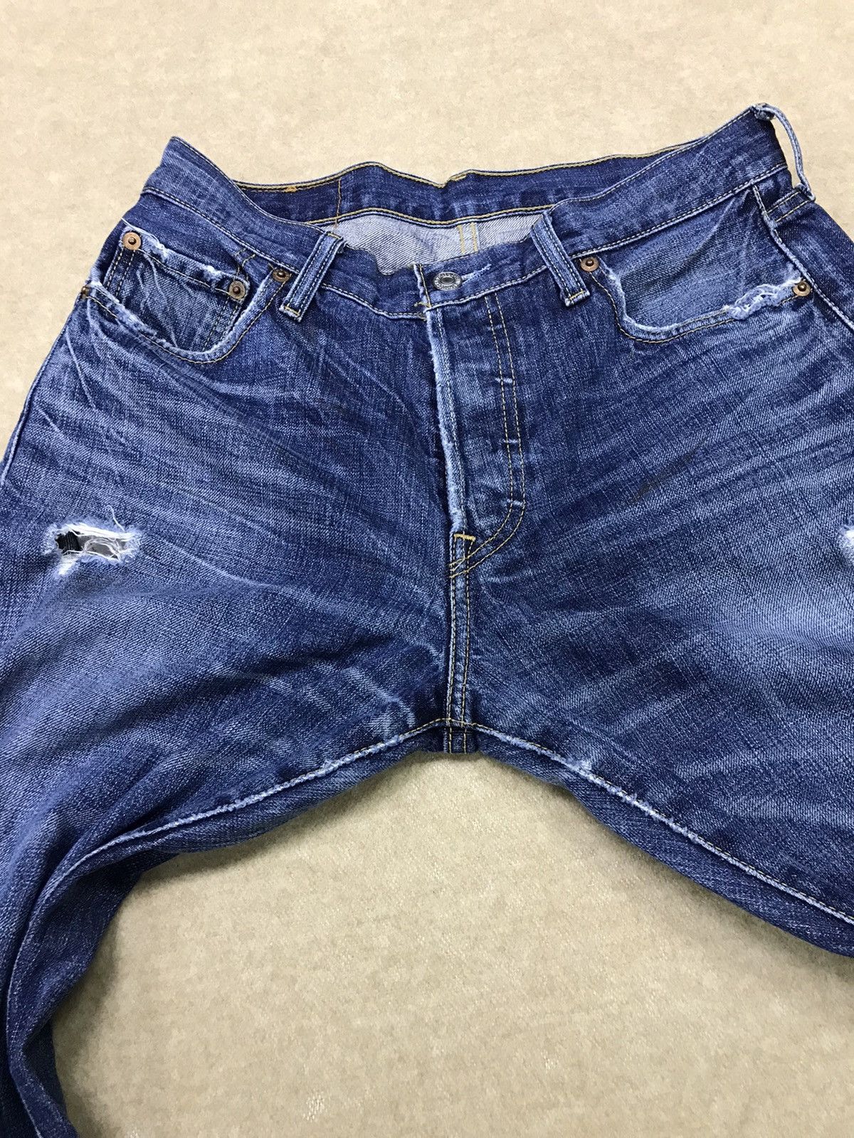 Levi's Vintage Clothing × Vintage Distressed Levi’s 501 Size 30x32 Size US 30 / EU 46 - 5 Thumbnail