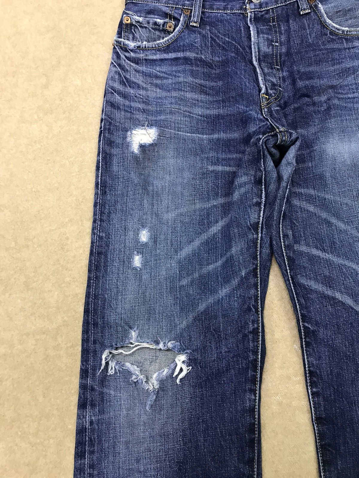 Levi's Vintage Clothing × Vintage Distressed Levi’s 501 Size 30x32 Size US 30 / EU 46 - 7 Thumbnail