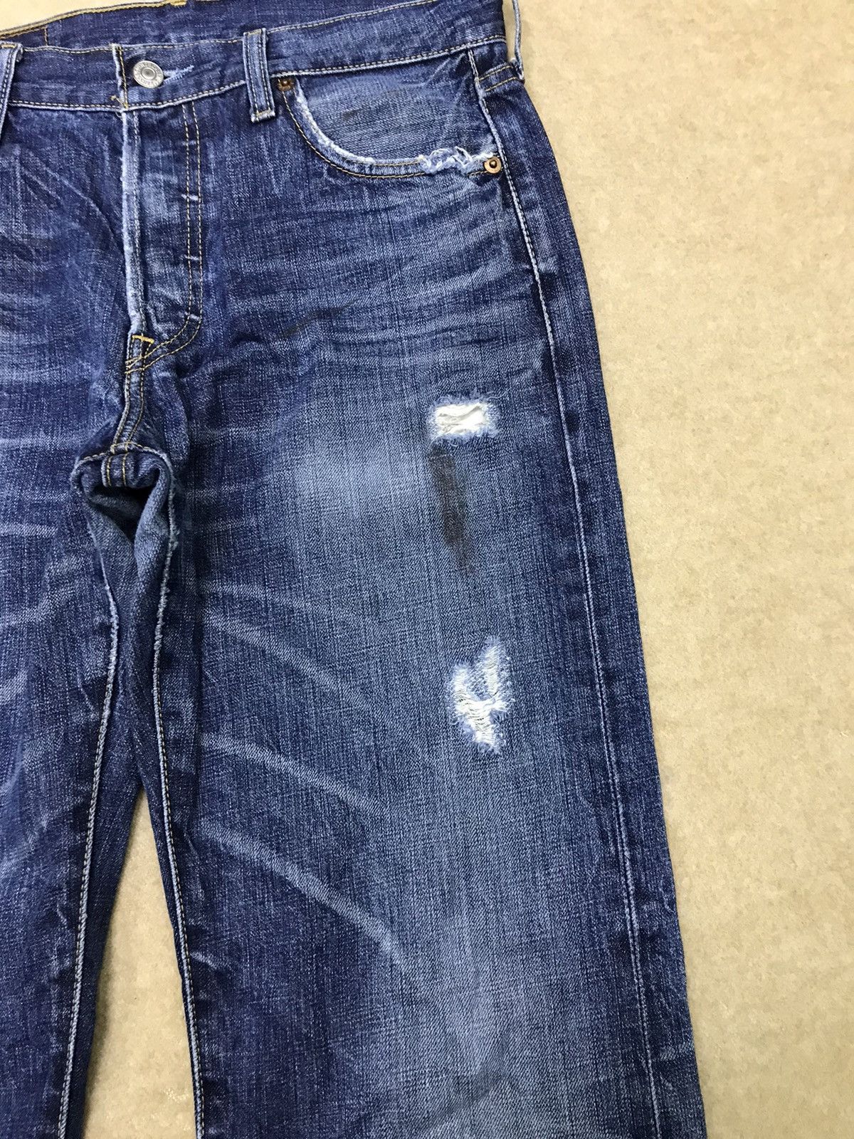 Levi's Vintage Clothing × Vintage Distressed Levi’s 501 Size 30x32 Size US 30 / EU 46 - 8 Thumbnail