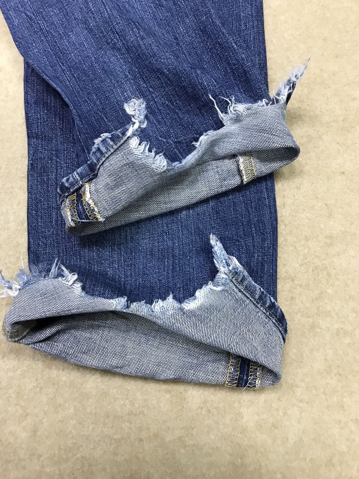 Levi's Vintage Clothing × Vintage Distressed Levi’s 501 Size 30x32 Size US 30 / EU 46 - 9 Thumbnail