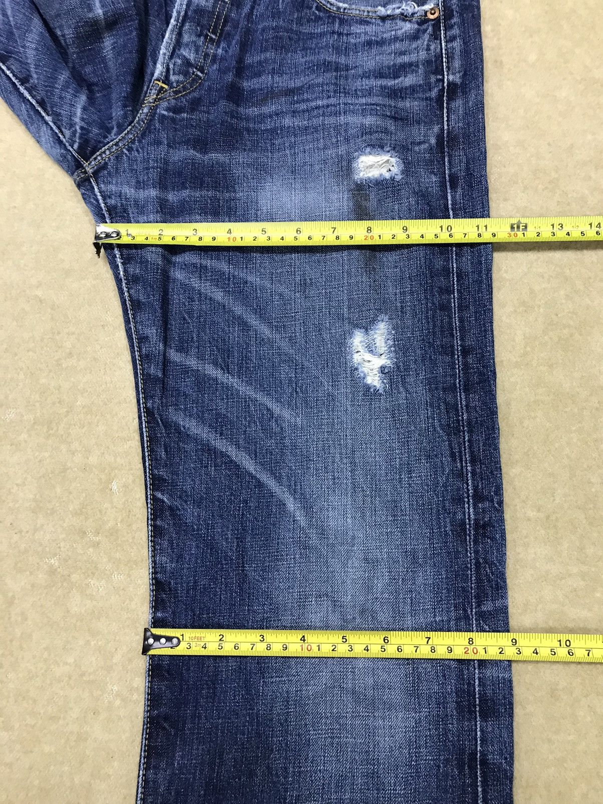 Levi's Vintage Clothing × Vintage Distressed Levi’s 501 Size 30x32 Size US 30 / EU 46 - 14 Thumbnail