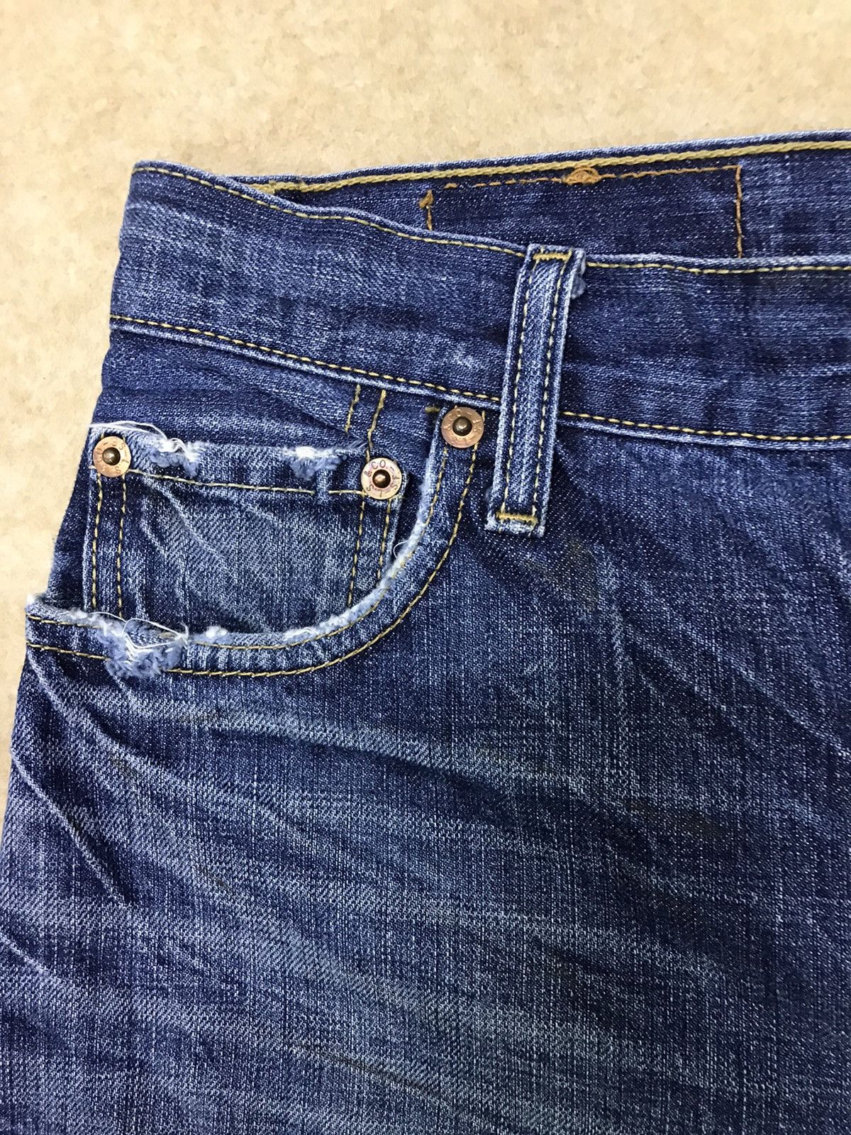 Levi's Vintage Clothing × Vintage Distressed Levi’s 501 Size 30x32 Size US 30 / EU 46 - 6 Thumbnail