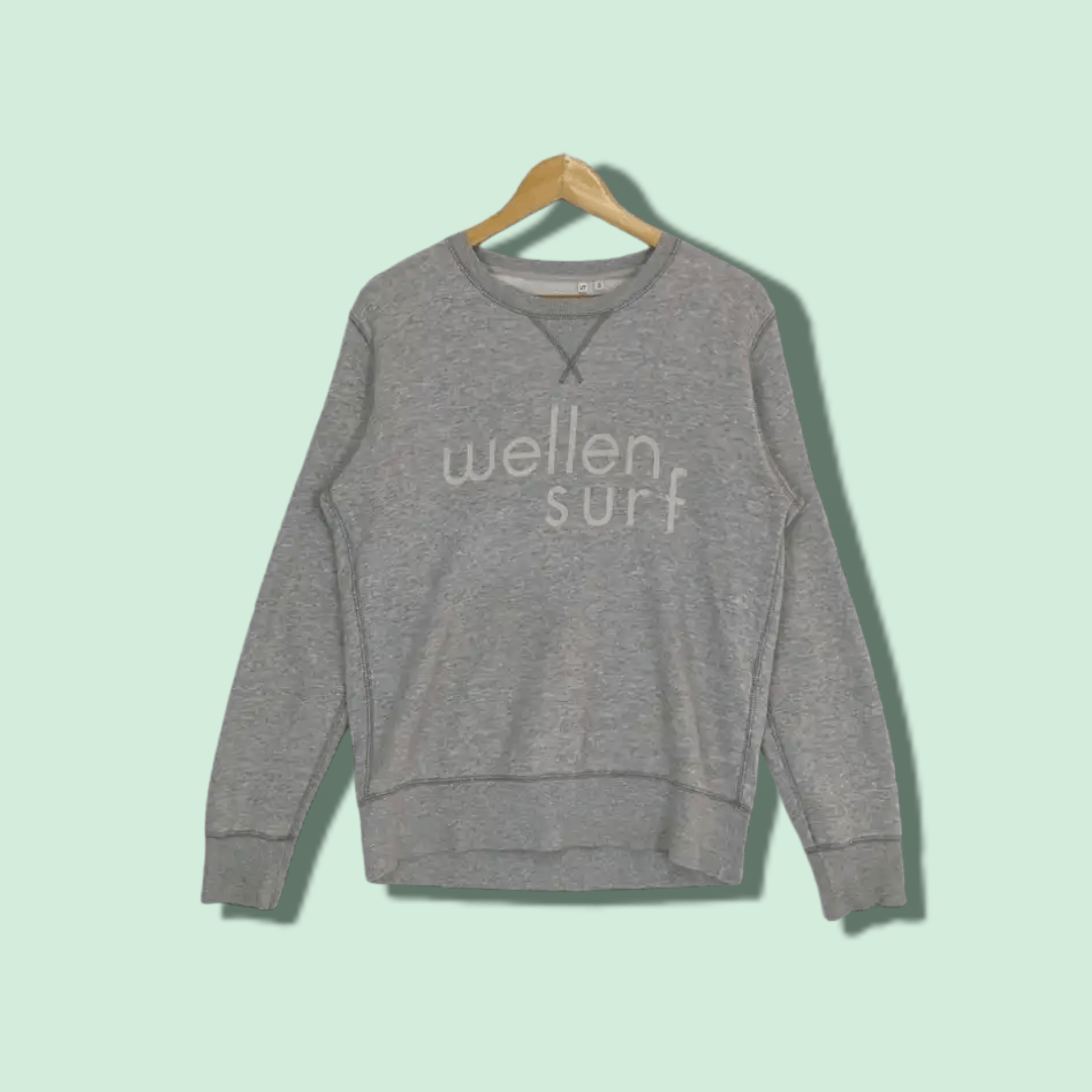 UNIQLO x Wellen Surf Surfboard Big Spell Out Sweatshirt