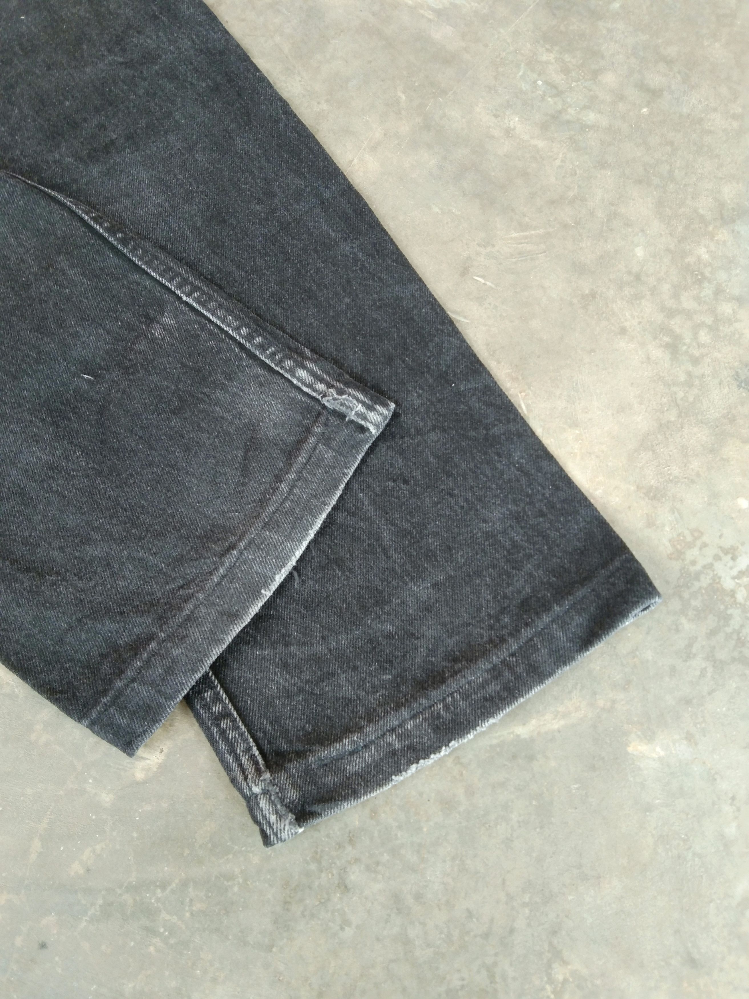Levi's 90s Vintage Levi's 501 Black Distressed Jeans 31x29 Size US 31 - 3 Thumbnail