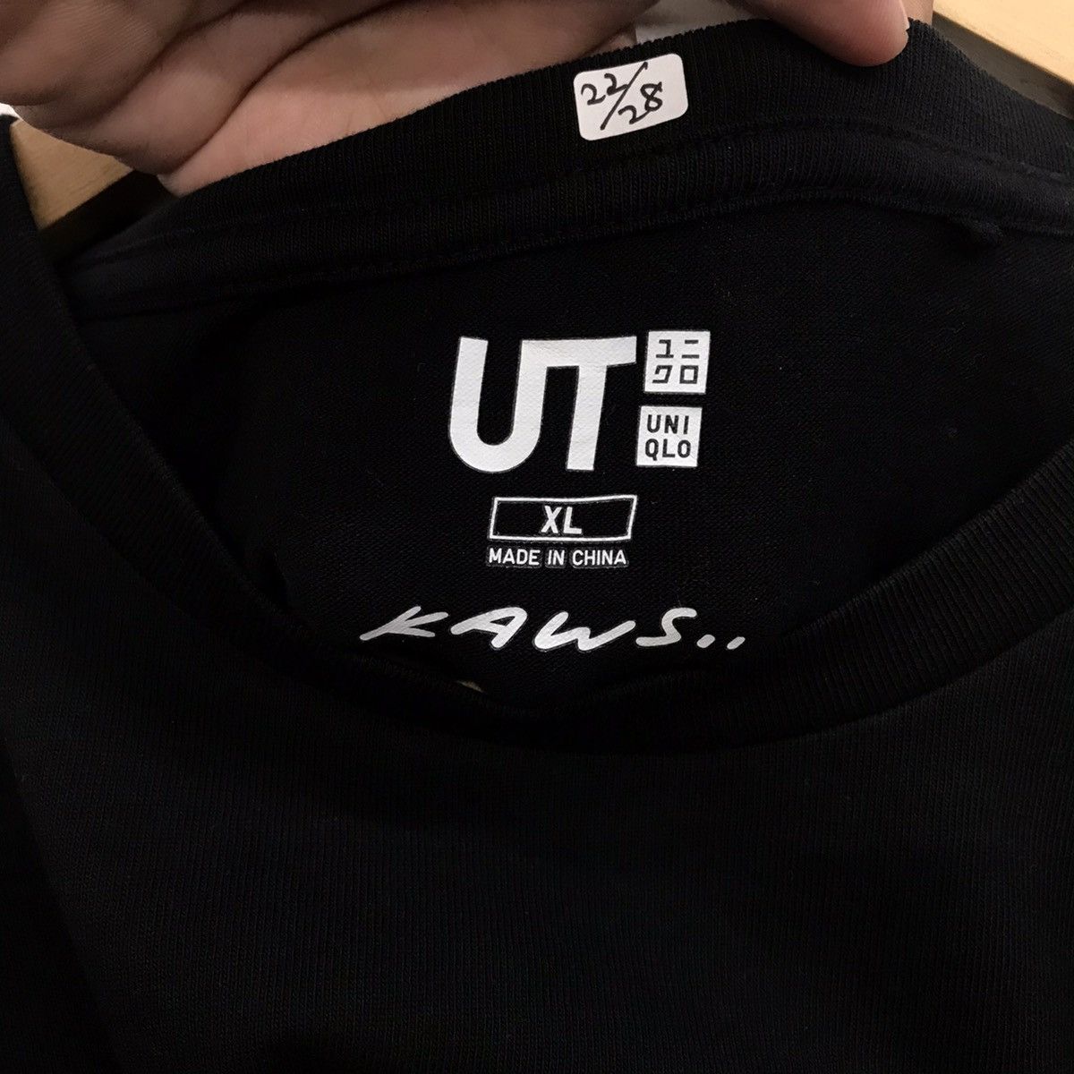 Kaws × Uniqlo Rare!! Uniqlo x Kaws Big Print Size US XL / EU 56 / 4 - 11 Thumbnail
